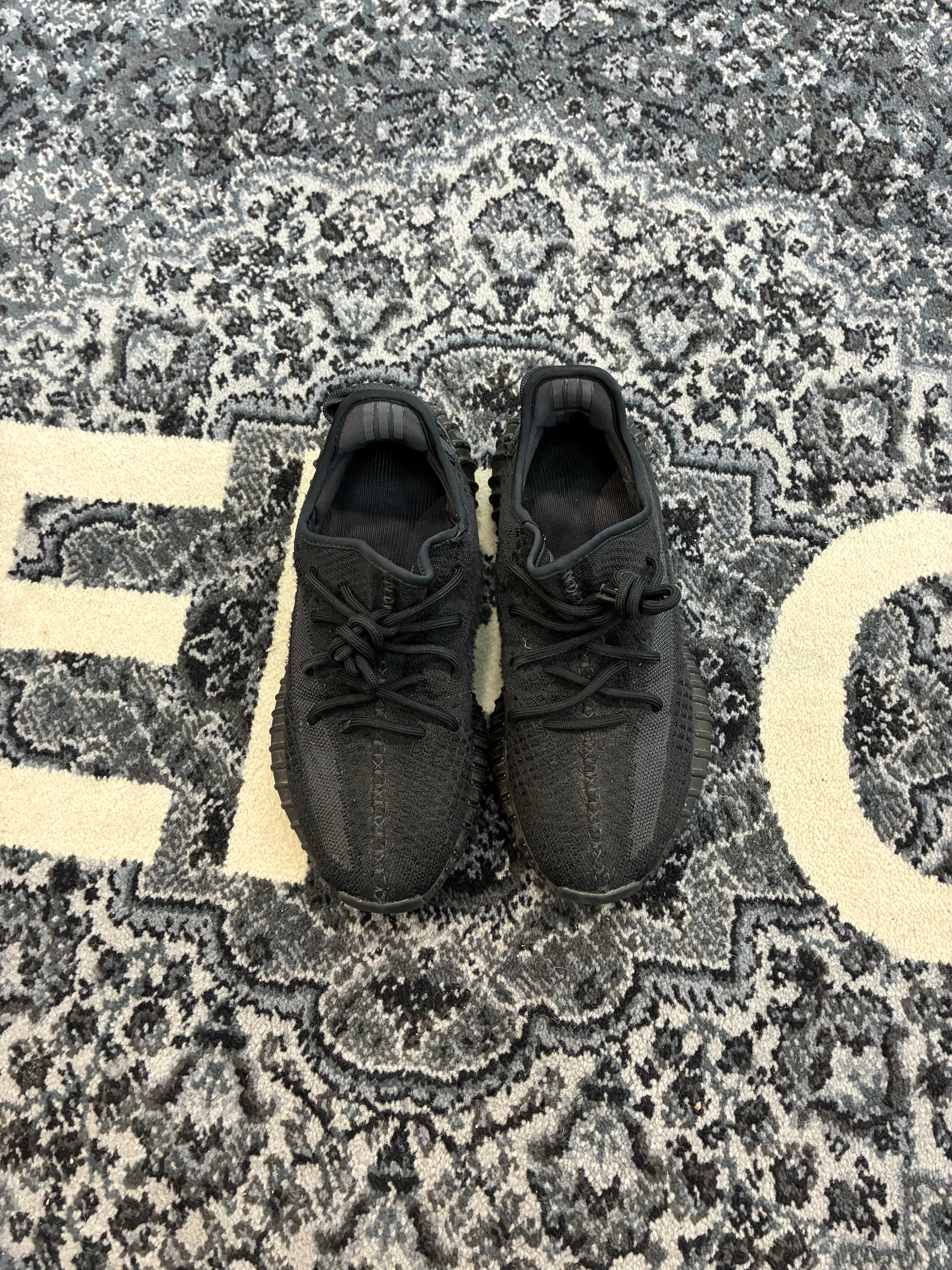 Yeezy 350 “Onyx”