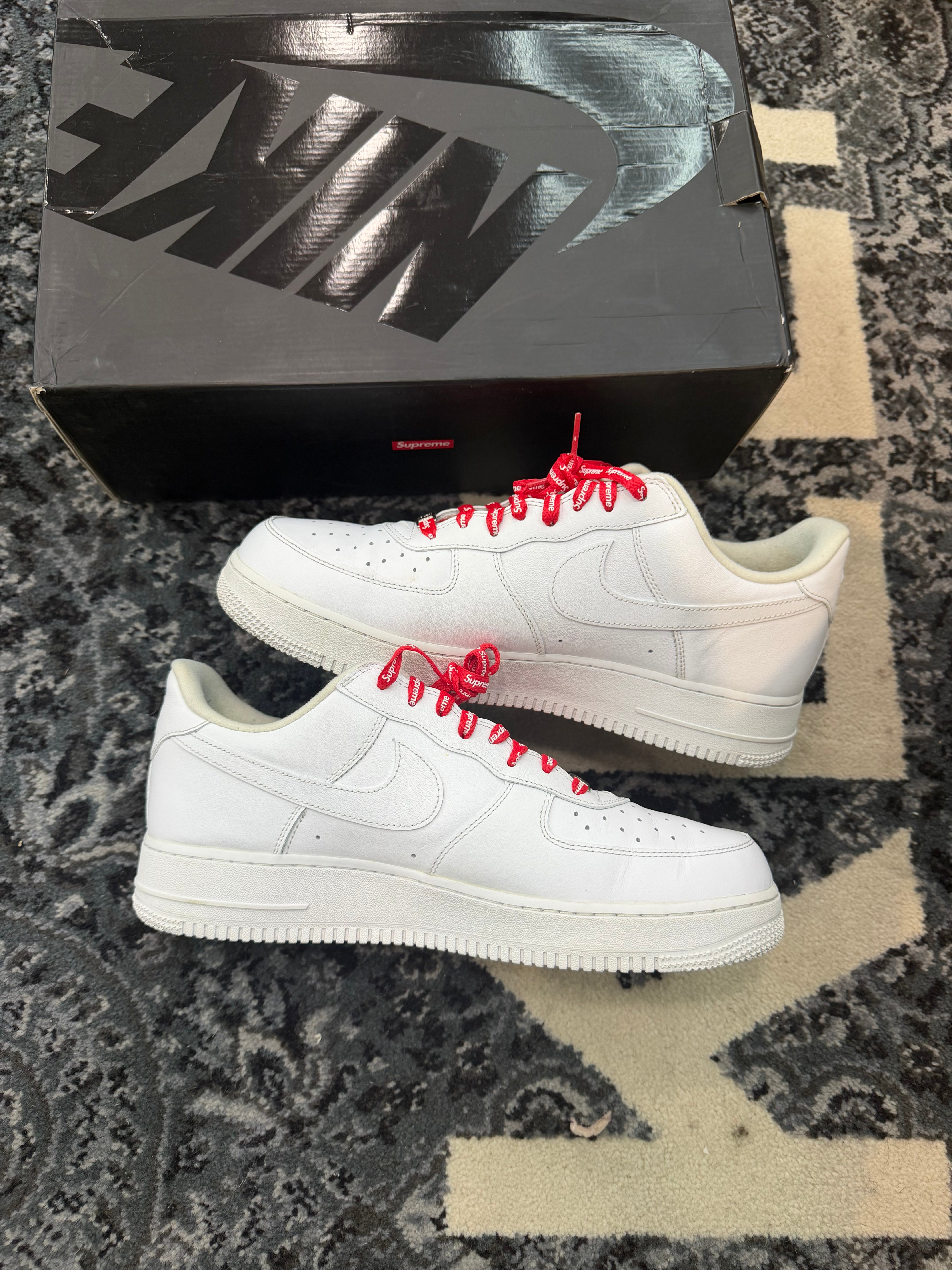 Nike Air Force 1 Low Supreme “White”