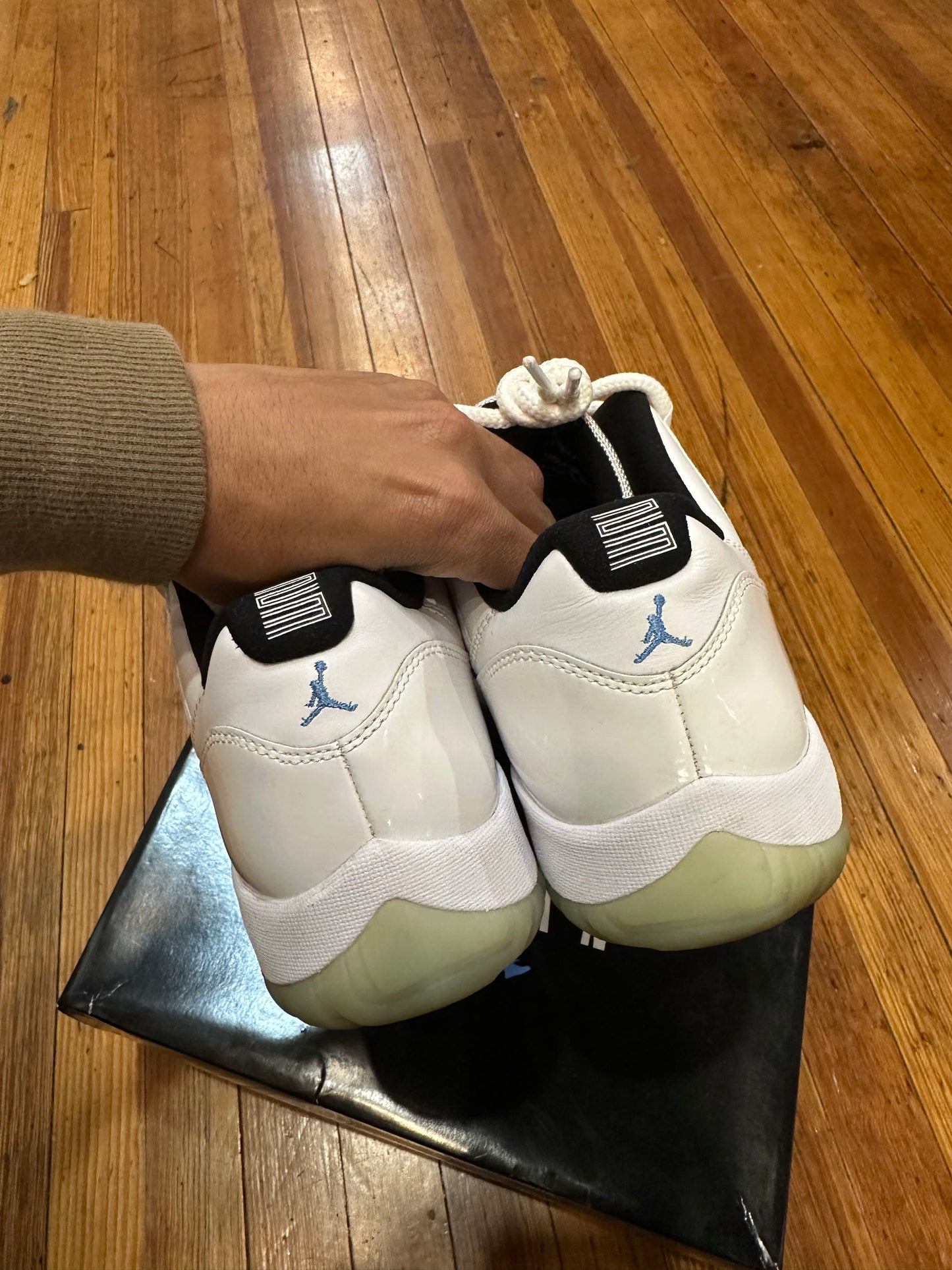 Jordan 11 “Legend Blue”