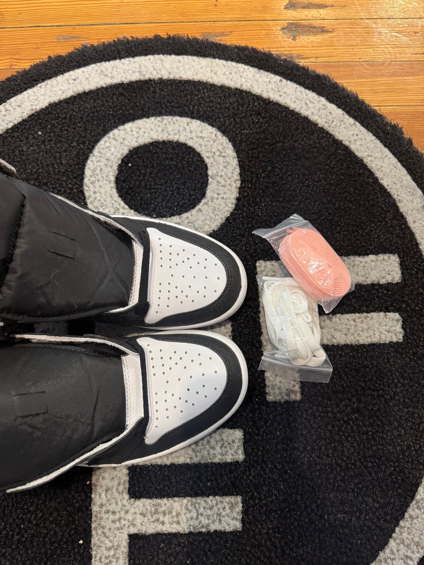 Jordan 1 “Bleached Coral”