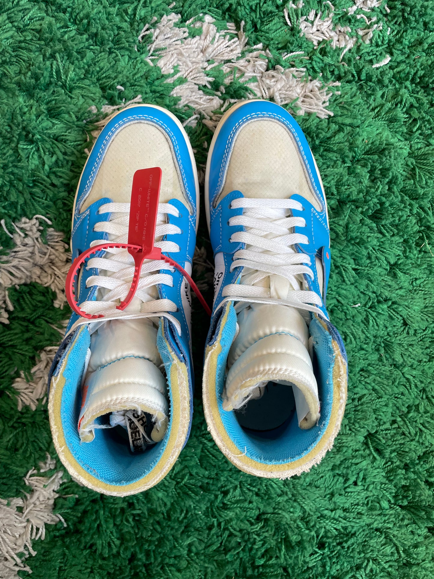 Jordan 1 High x Off White “University Blue”