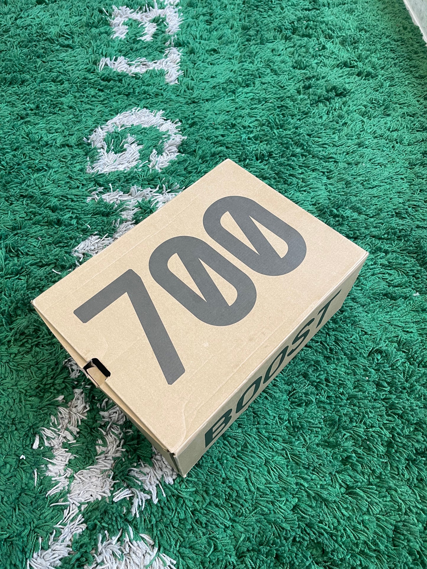 Yeezy 700 “Salt”