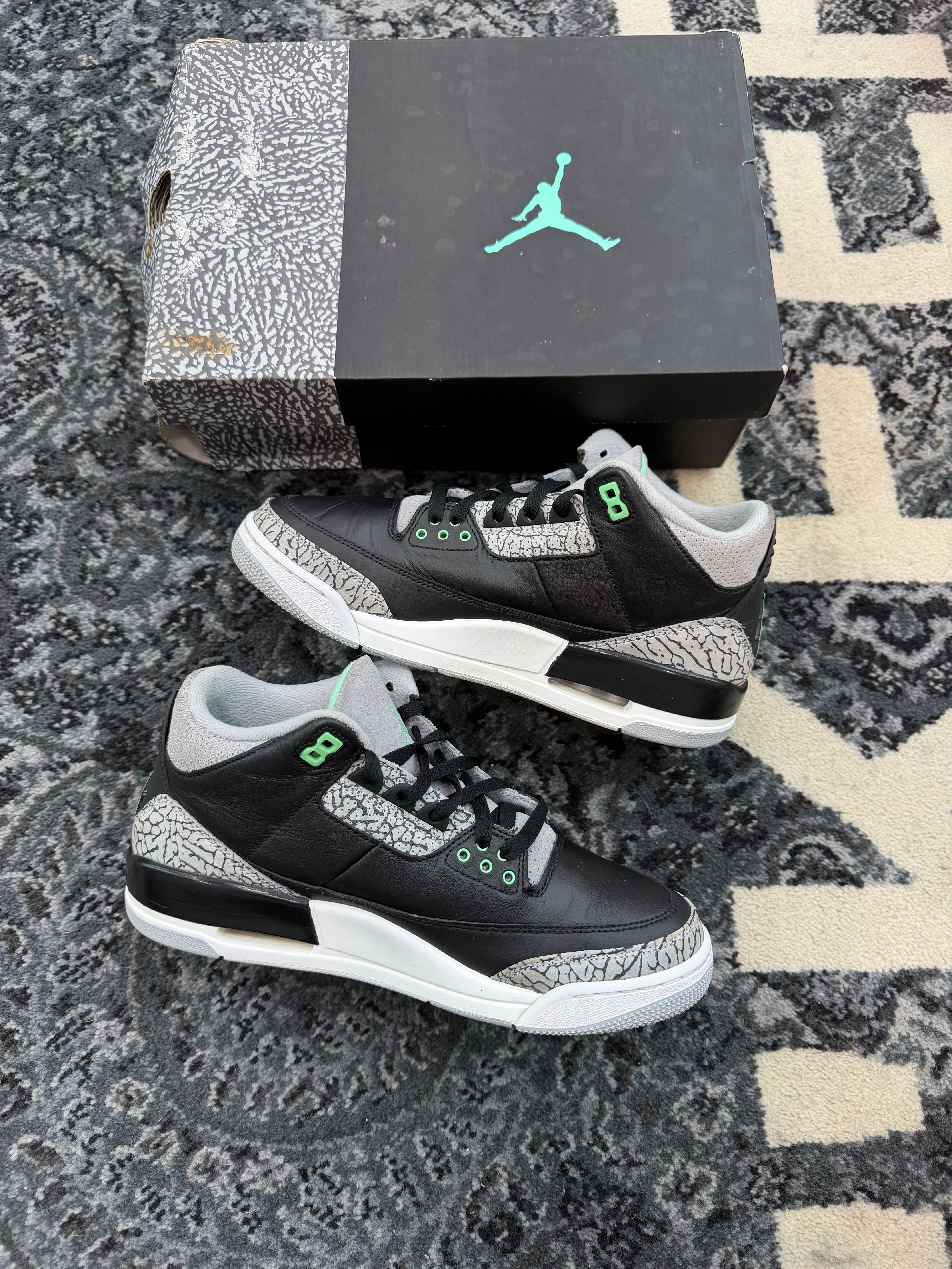 Jordan 3 “Green Glow”