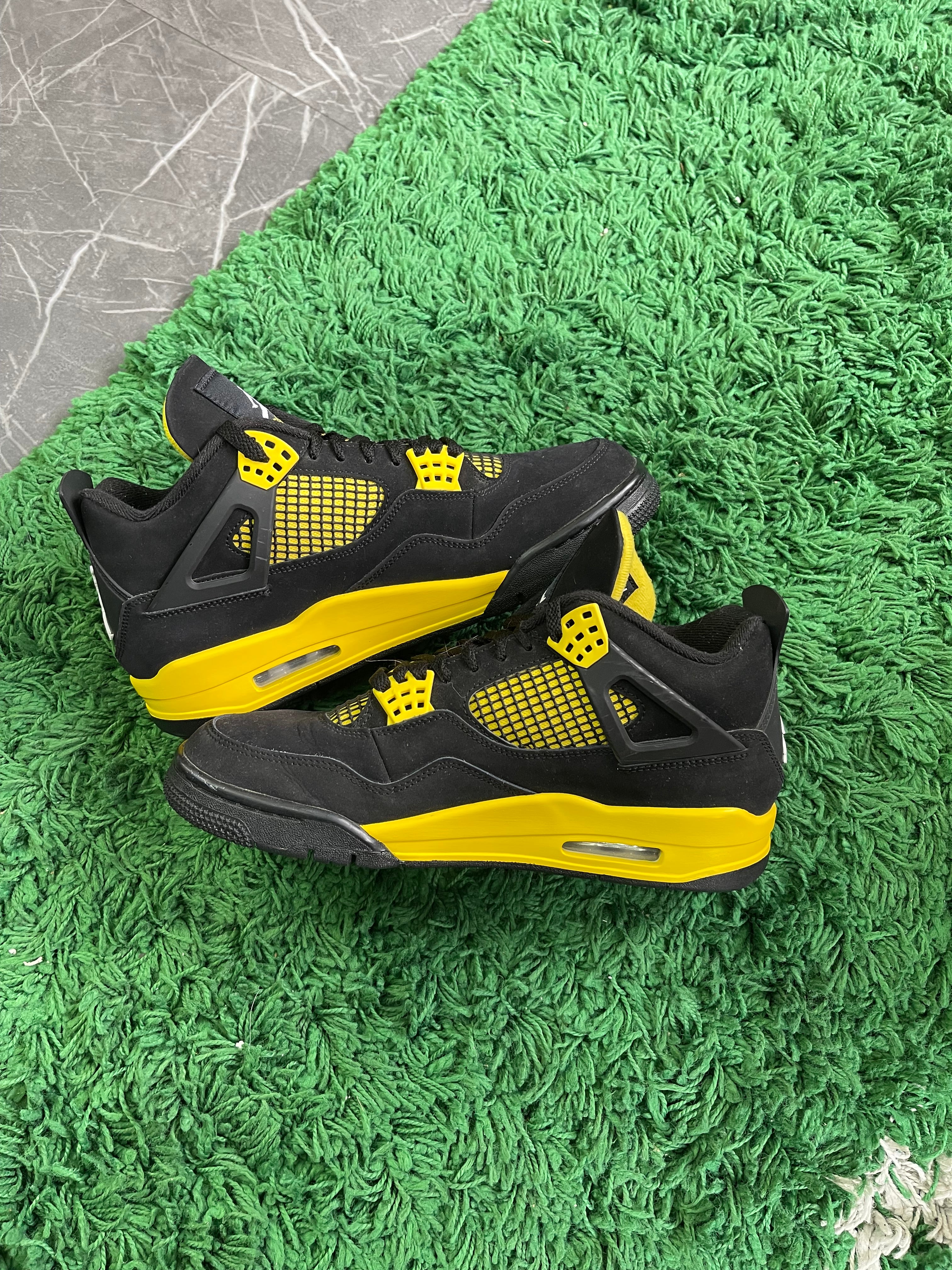 Jordan 4 “Thunder”