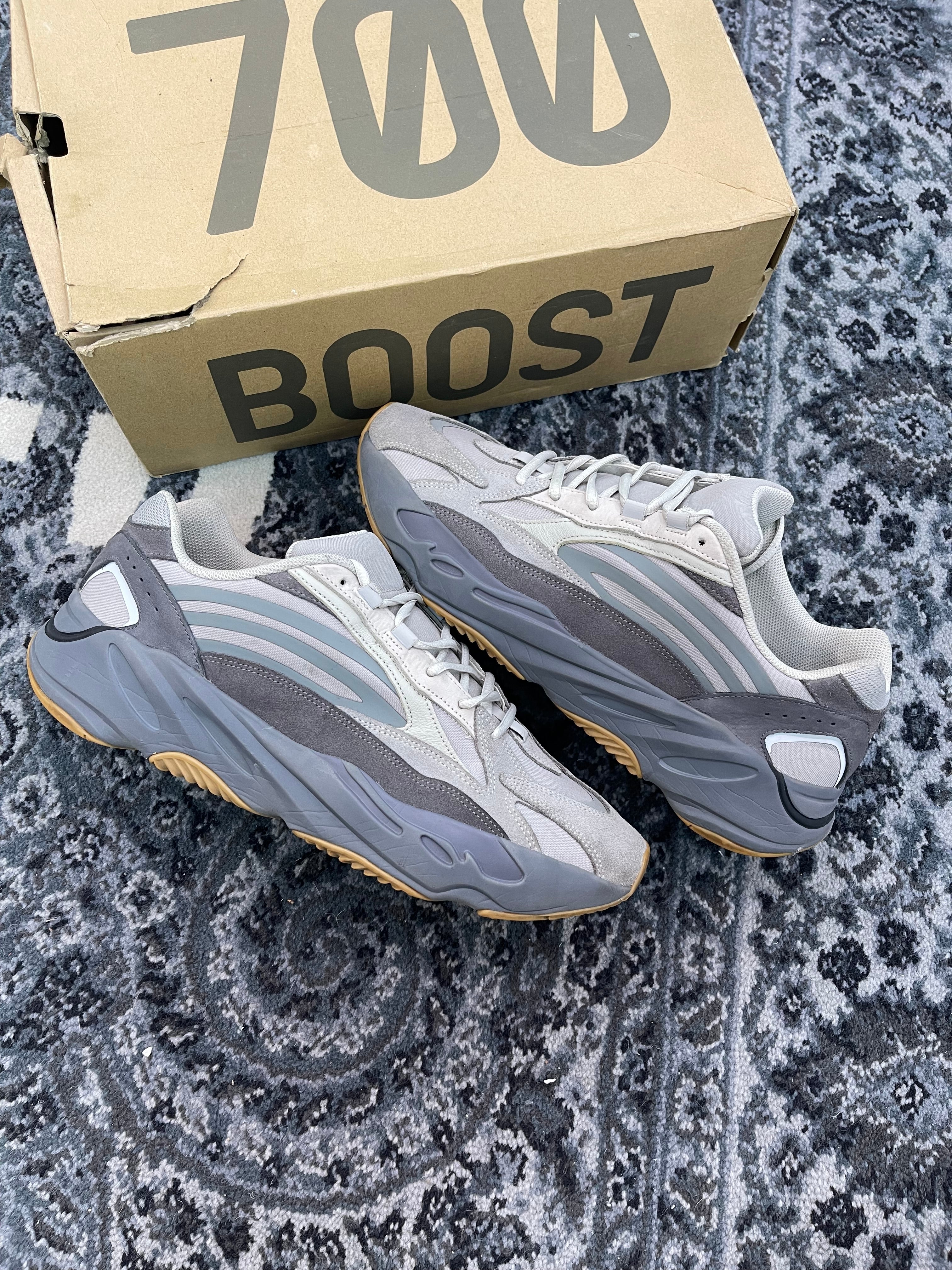Yeezy 700 V3 “Tephra”