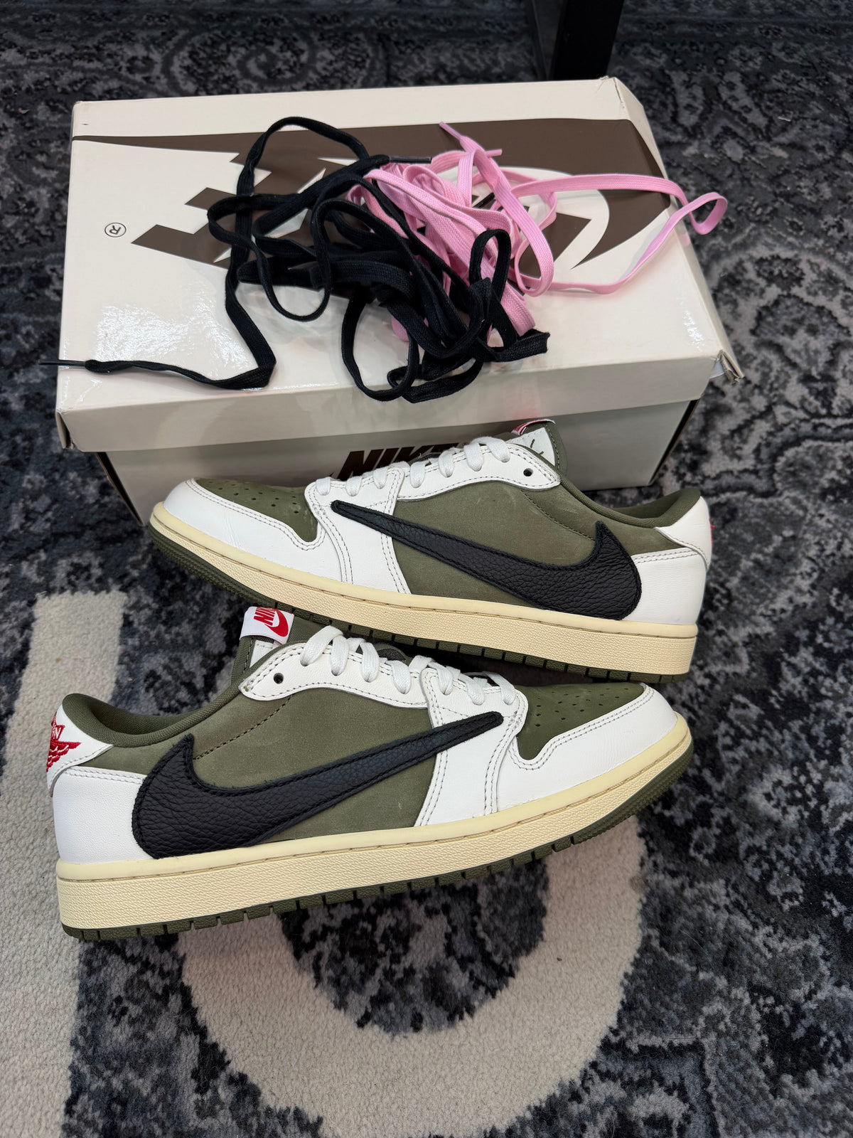 Jordan 1 Low x Travis Scott “Medium Olive”