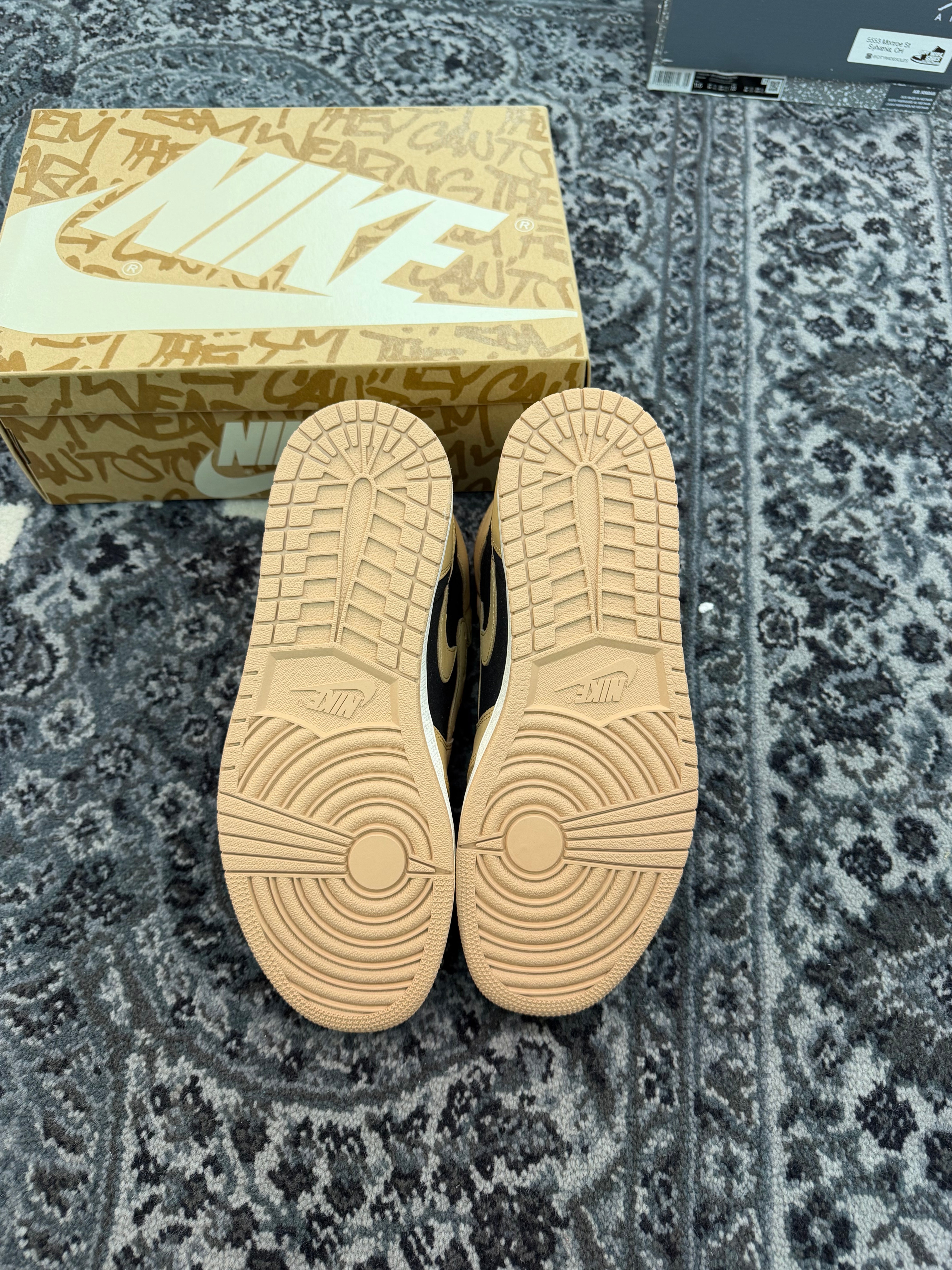 Jordan 1 High “Heirloom”