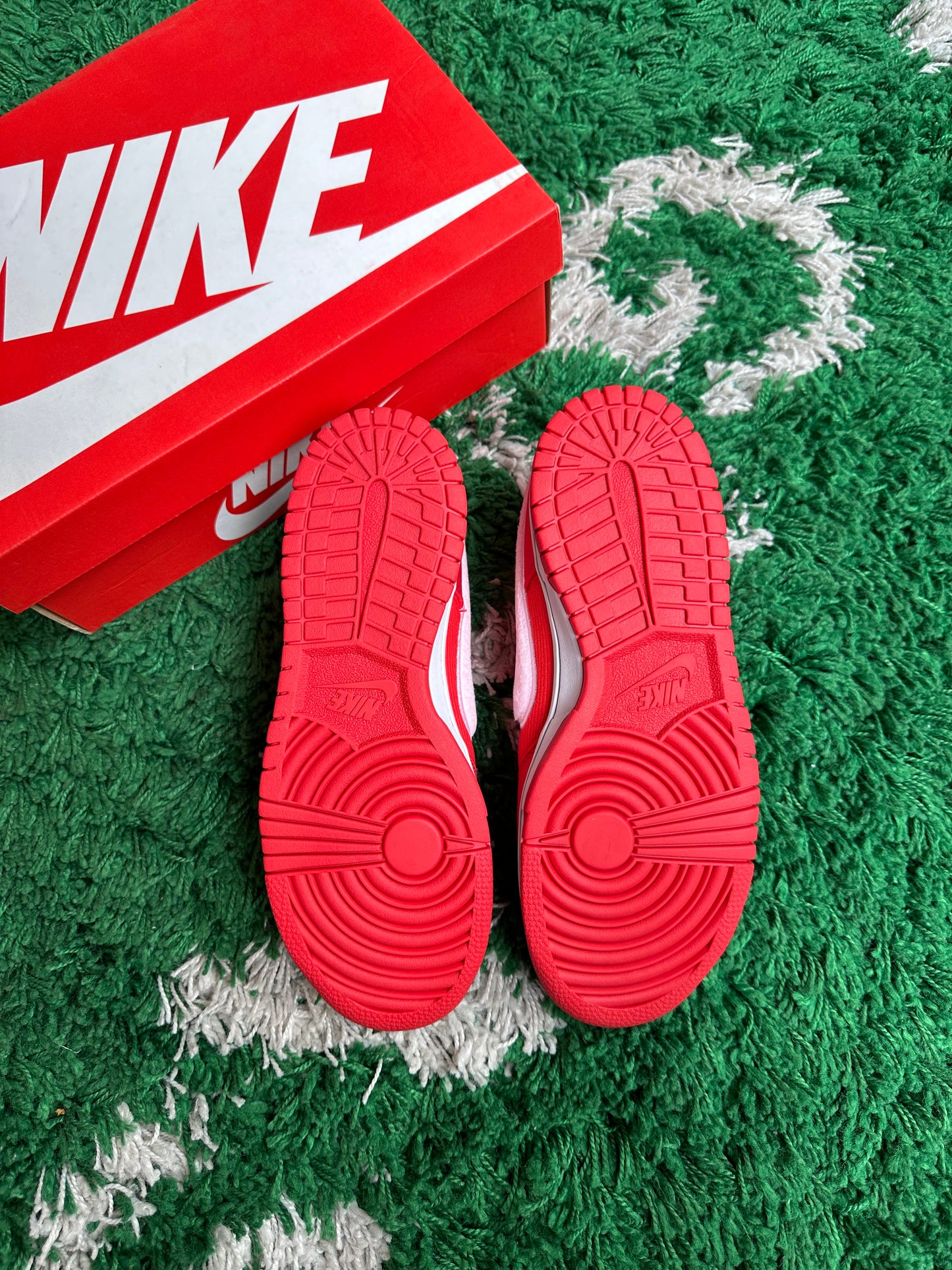 Nike Dunk Low “Valentine’s Day” (2024)