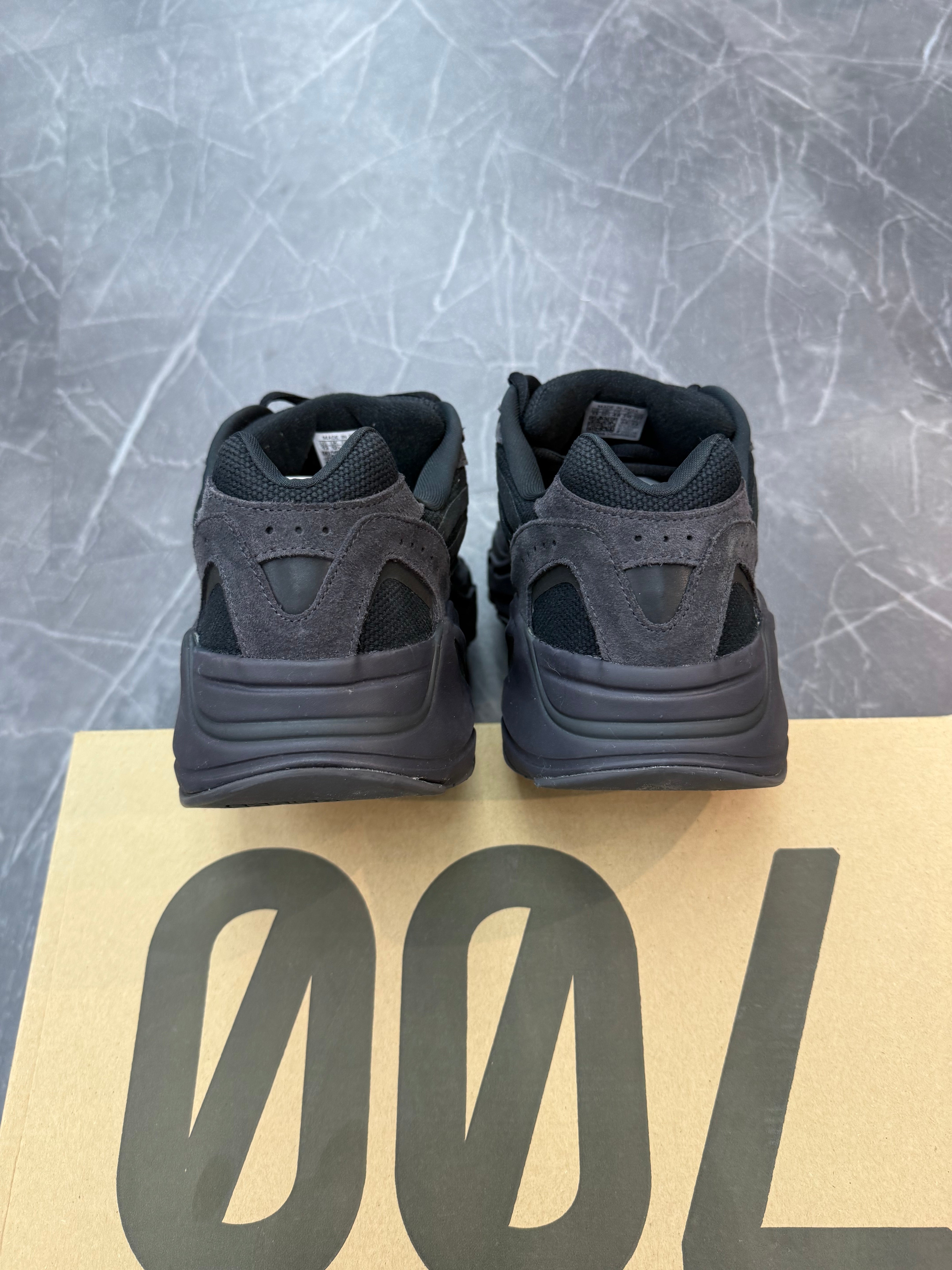 Yeezy 700 “Vanta”
