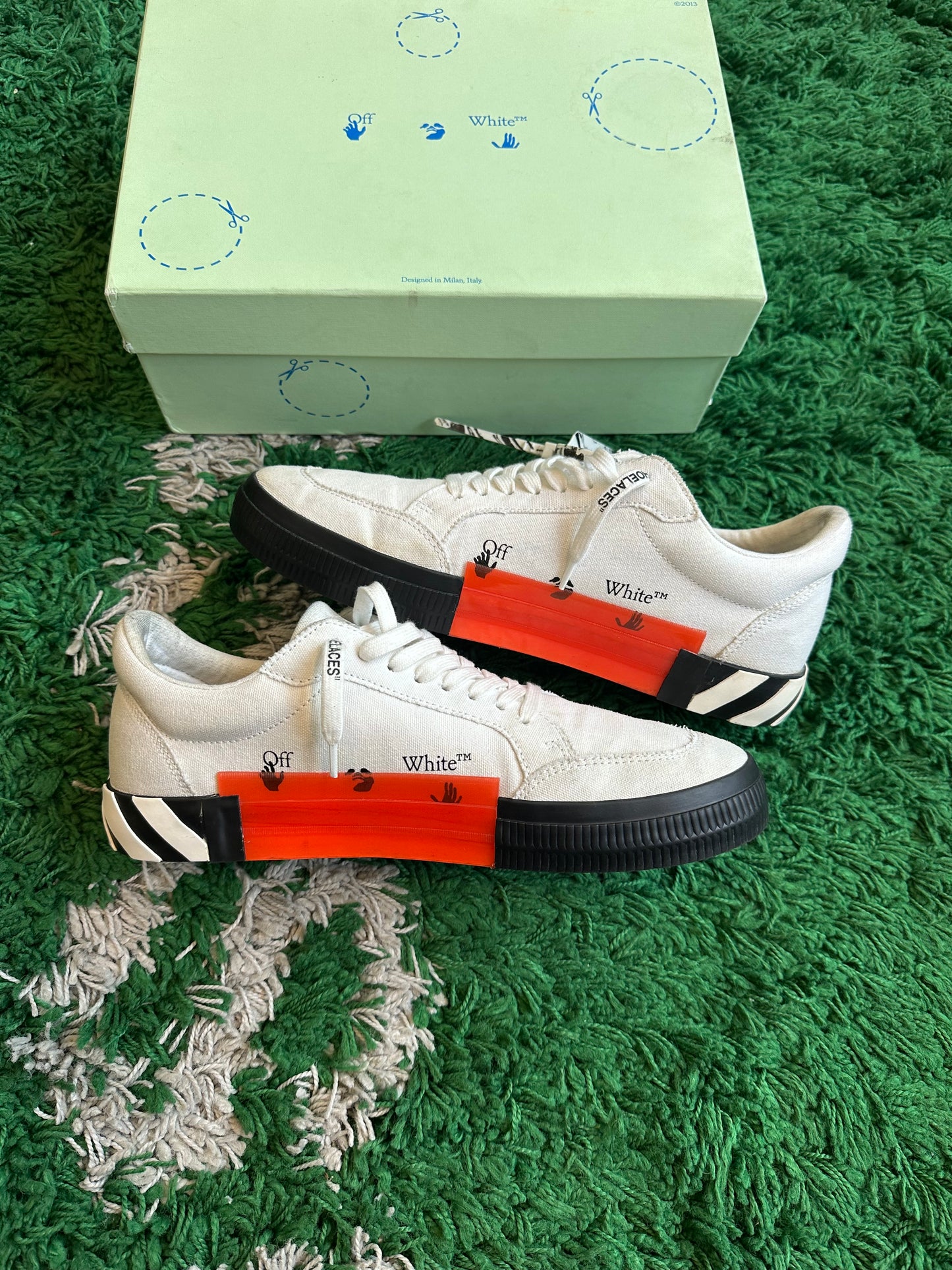 Off White Vulcanized Low “White Black”