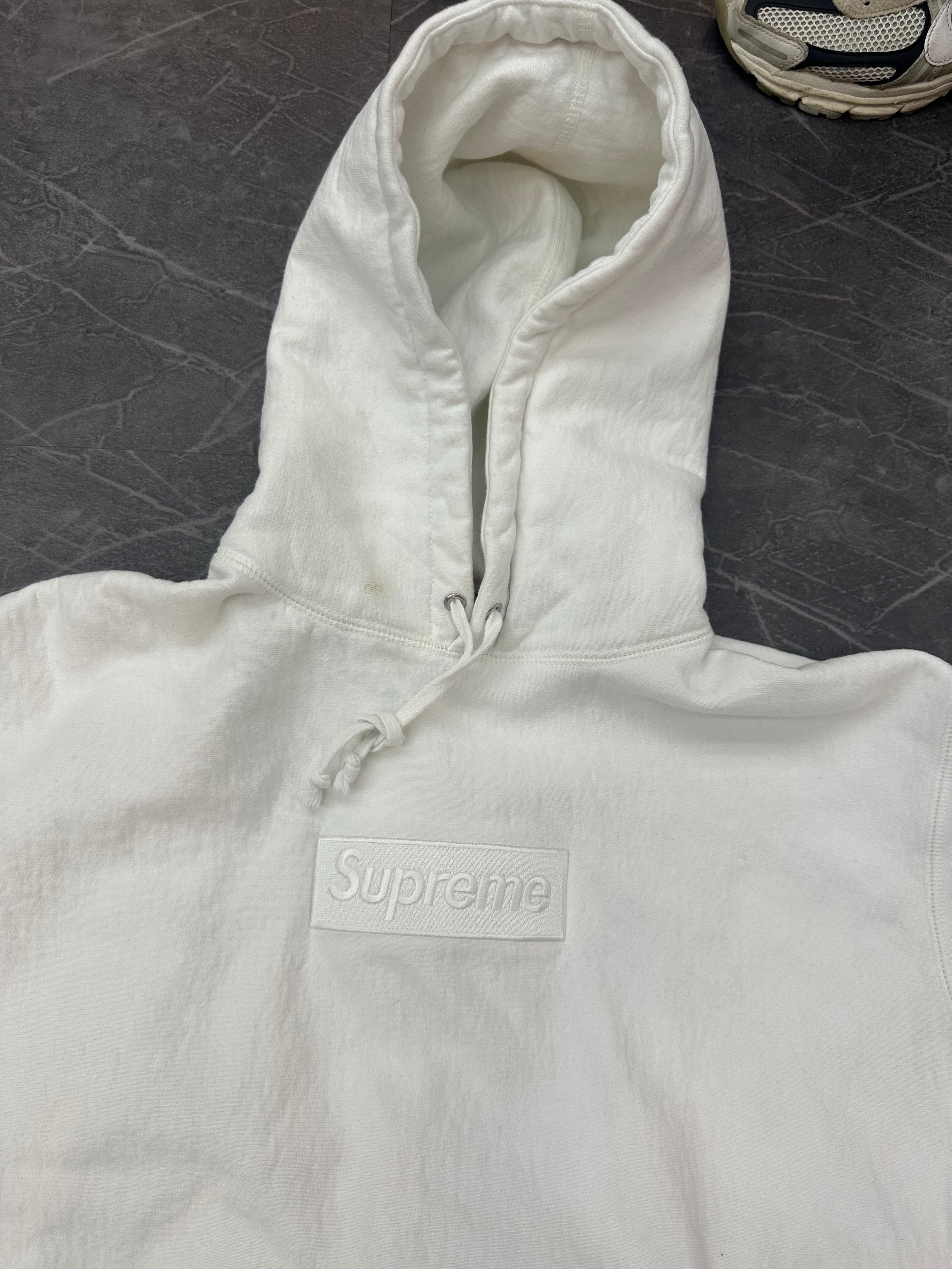 Supreme Hoodie “White”