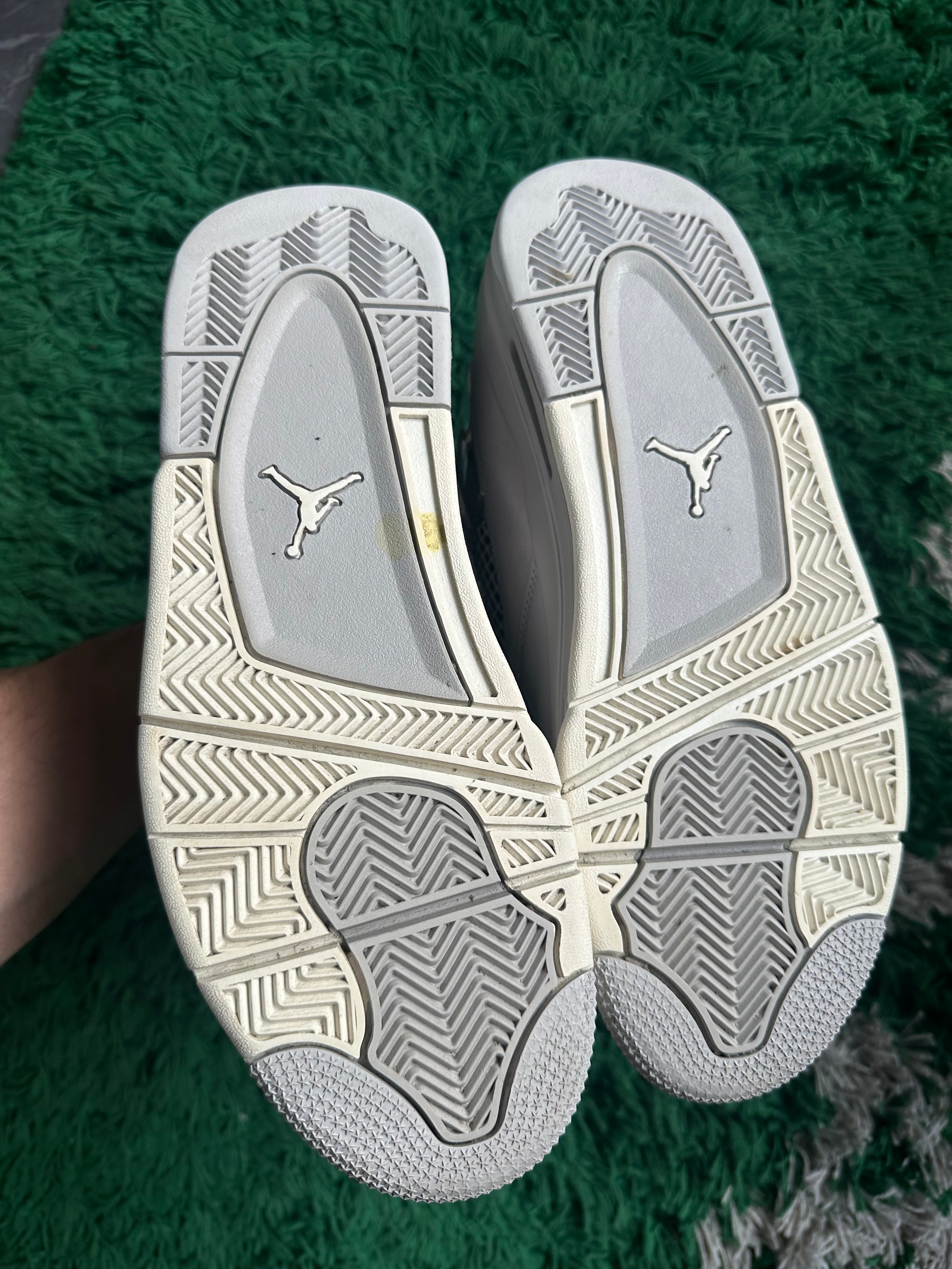 Jordan 4 “Frozen Moments”