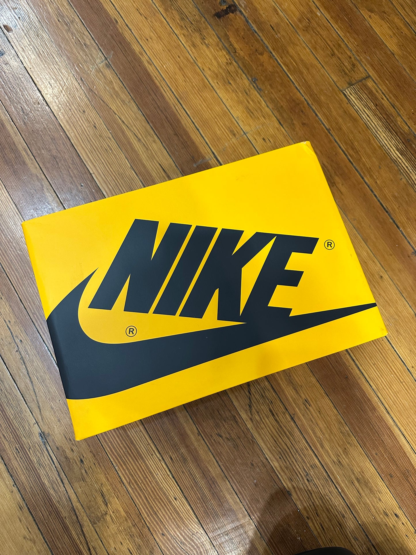 Jordan 1 High “Taxi”