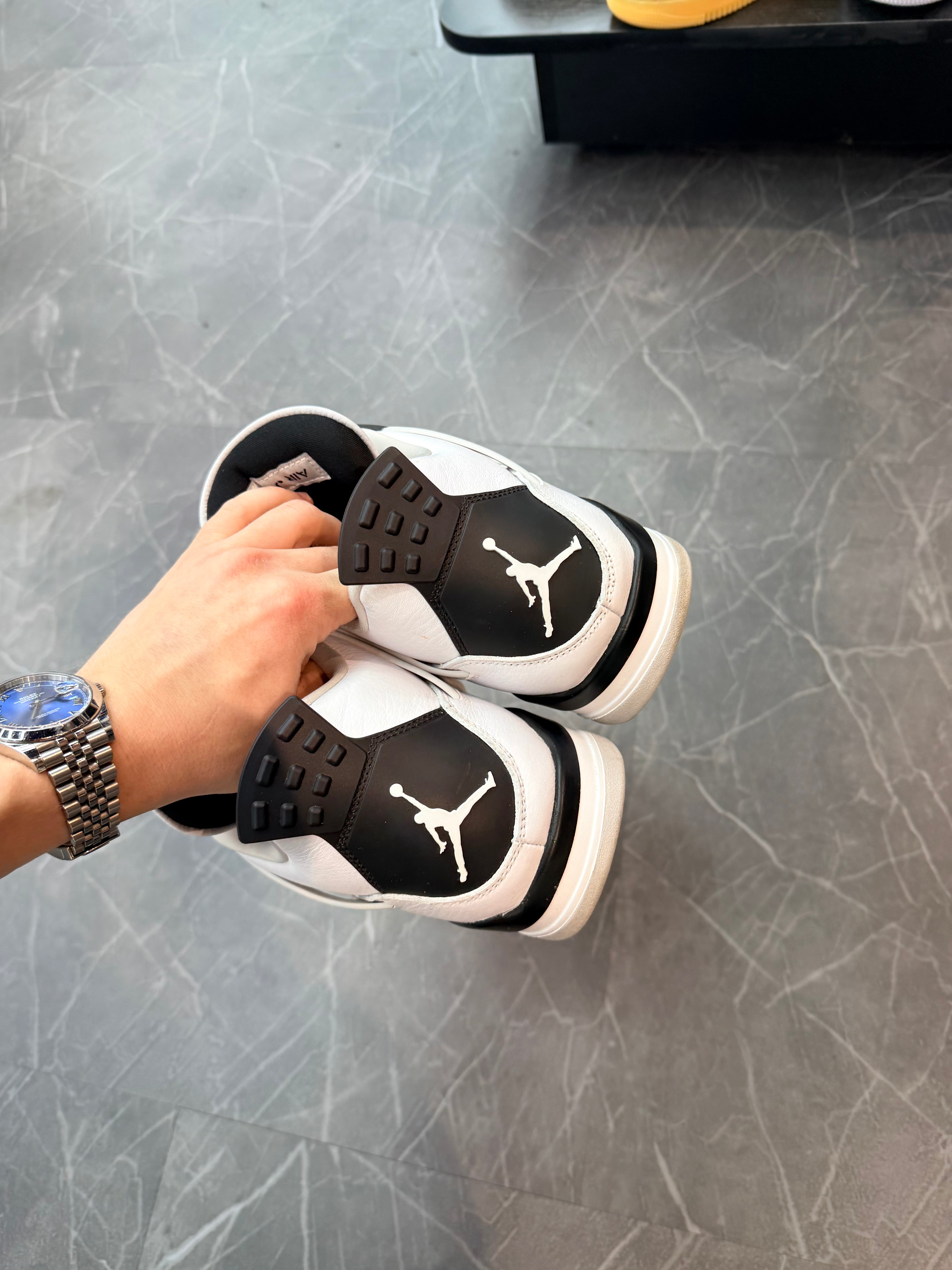 Jordan 4 “Military Black”