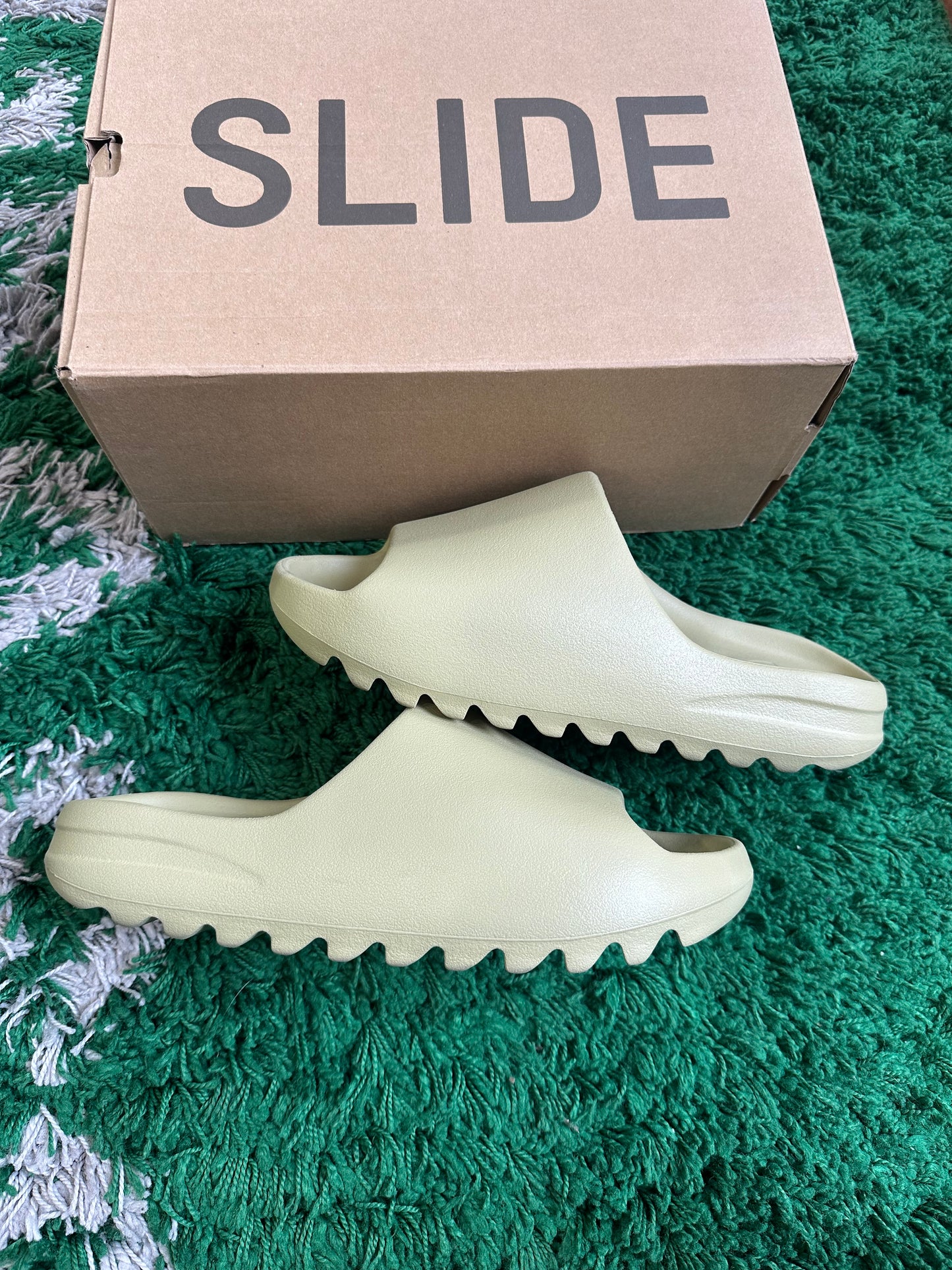 Yeezy Slide “Resin”