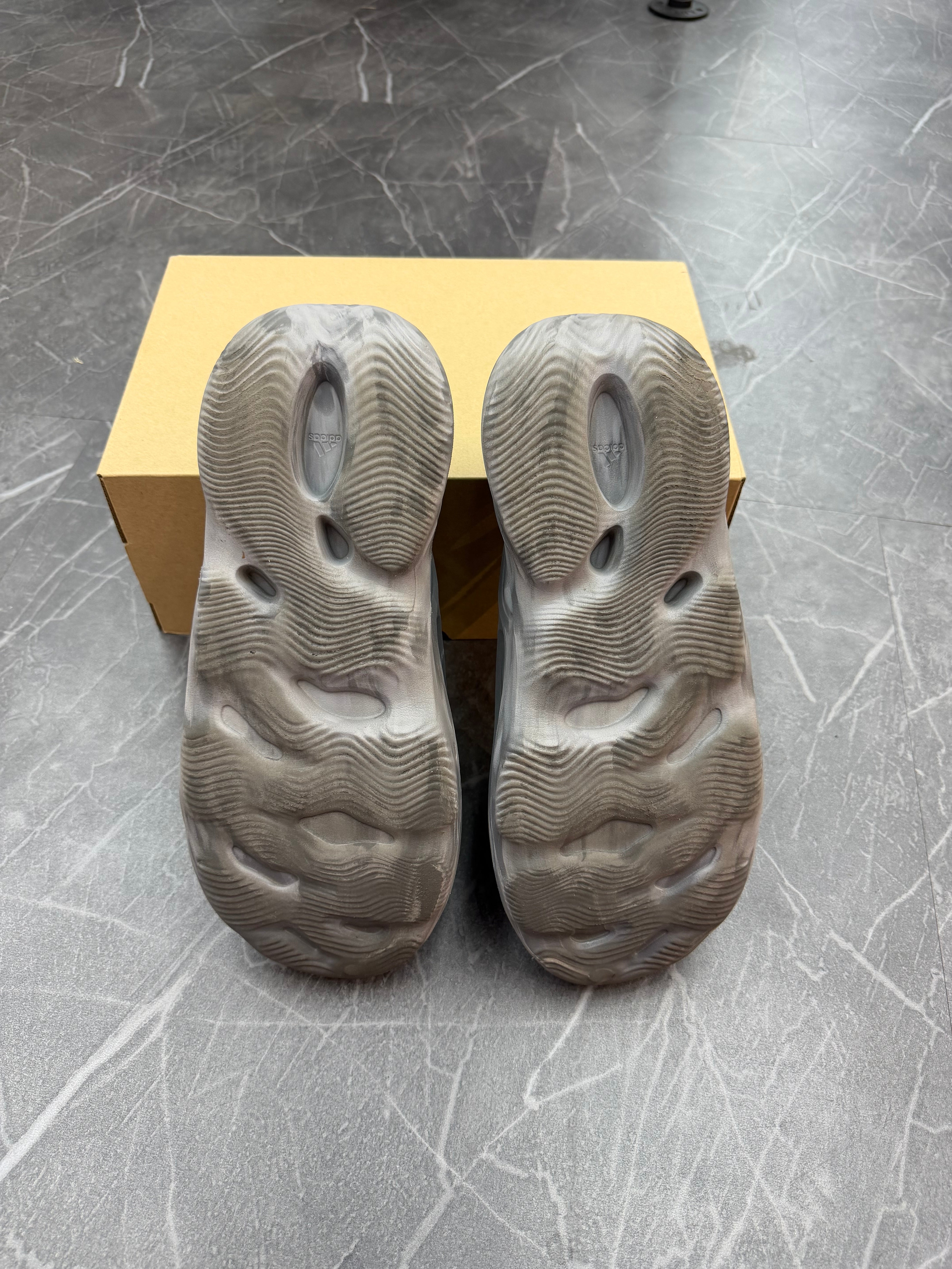 Yeezy Foam Runner “MX Granite”