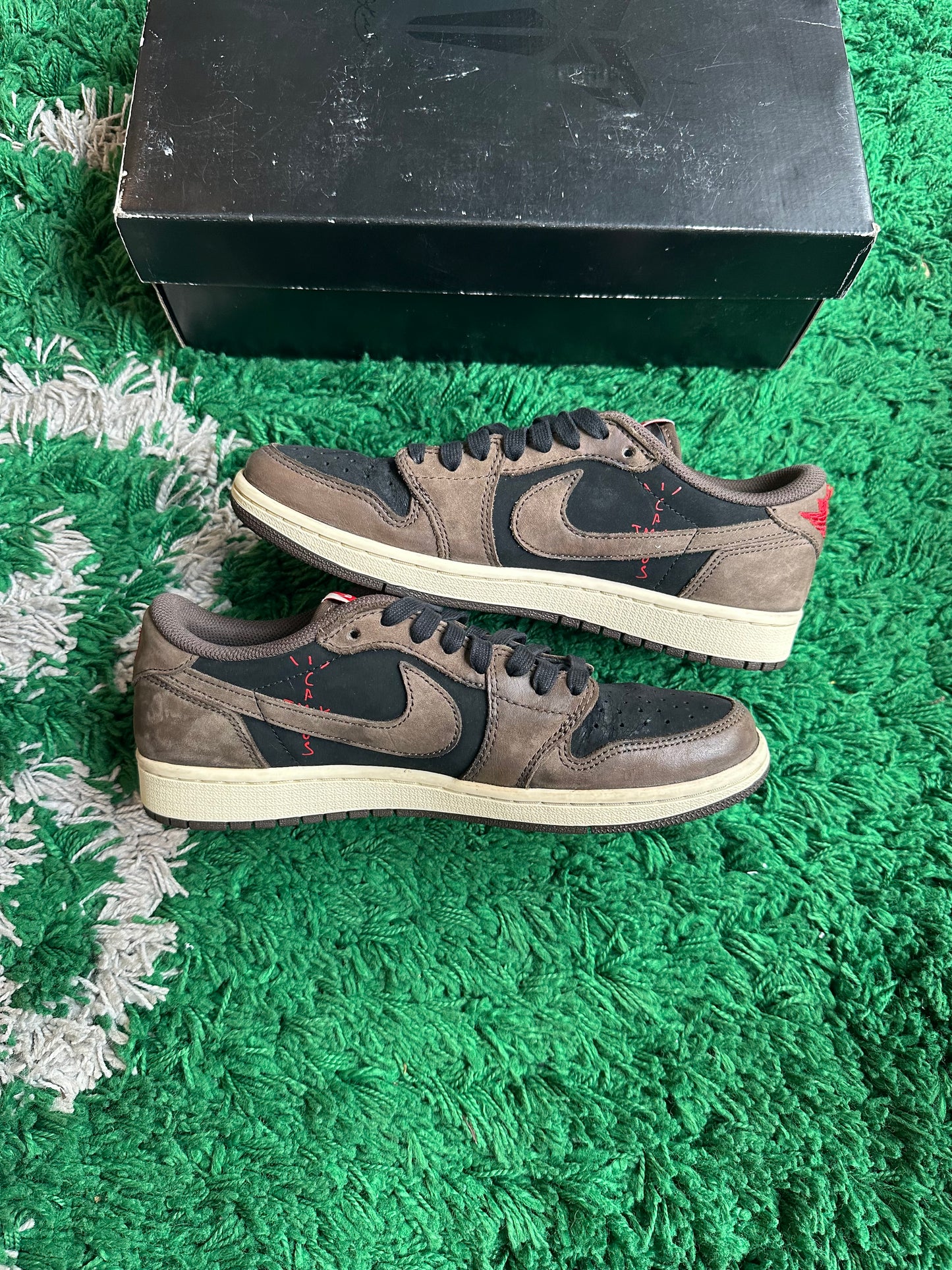 Jordan 1 Low Travis Scott “Mocha”