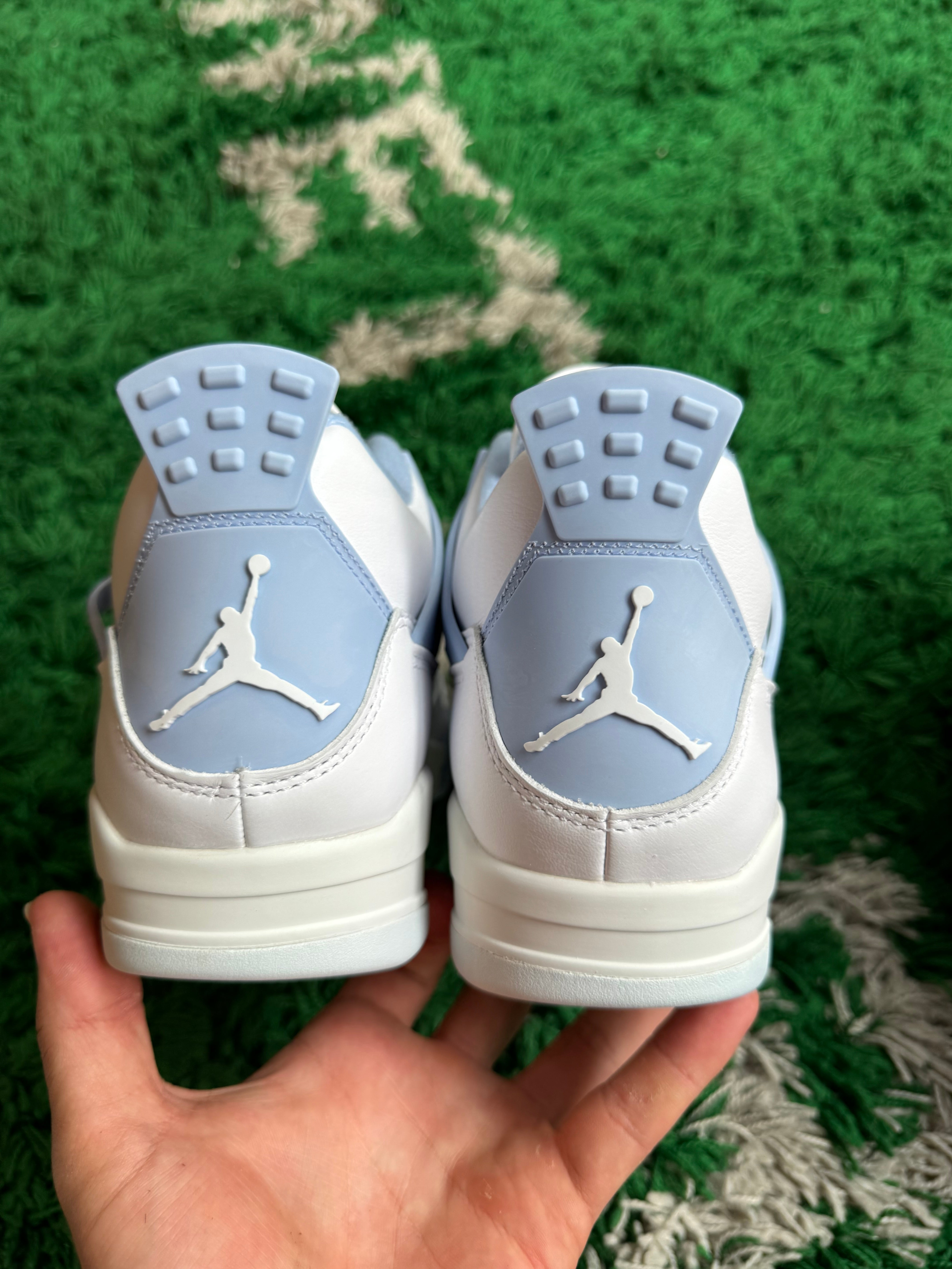 Jordan 4 “Forget Me Not”
