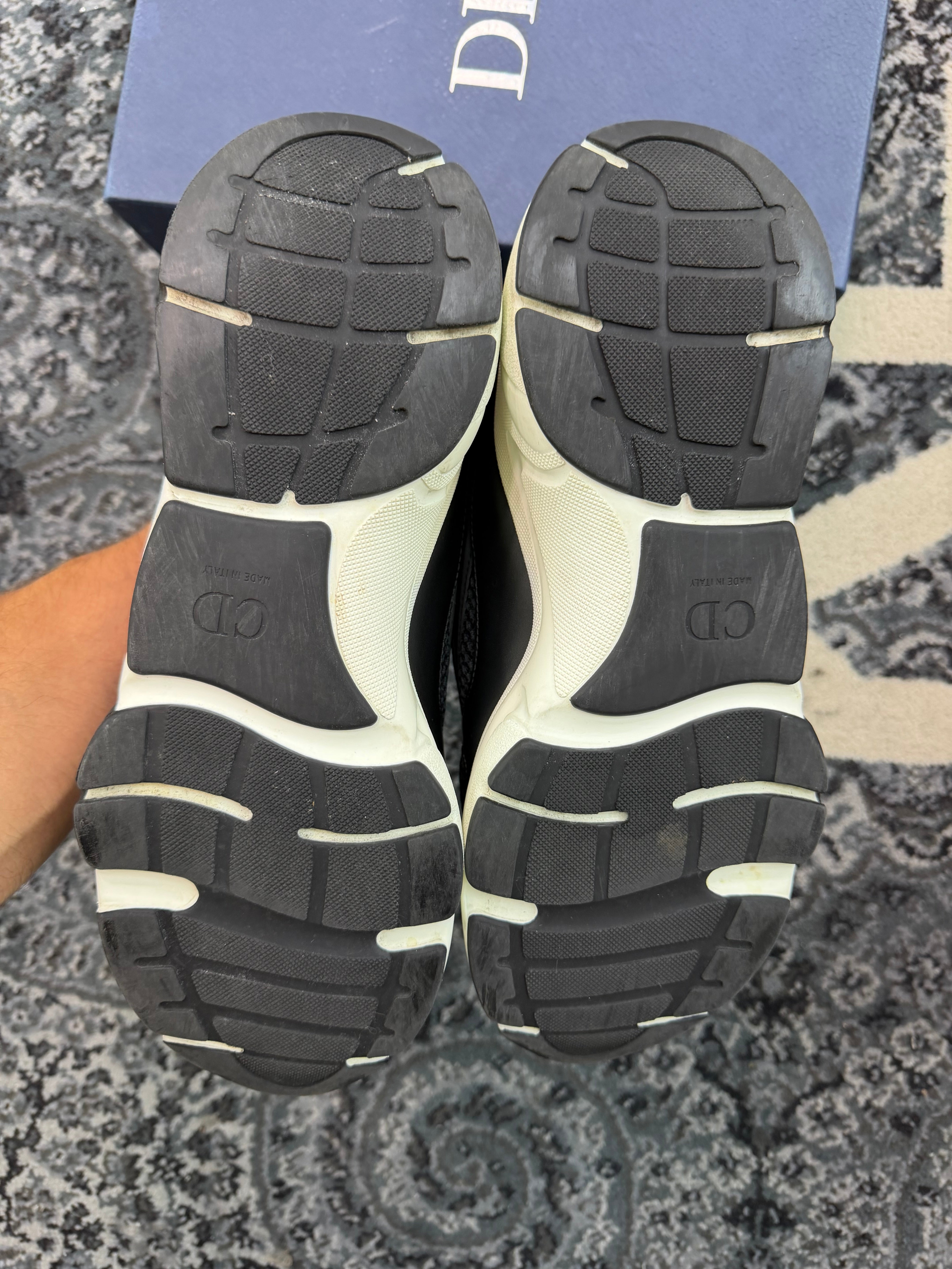 Dior B22 “Black White”