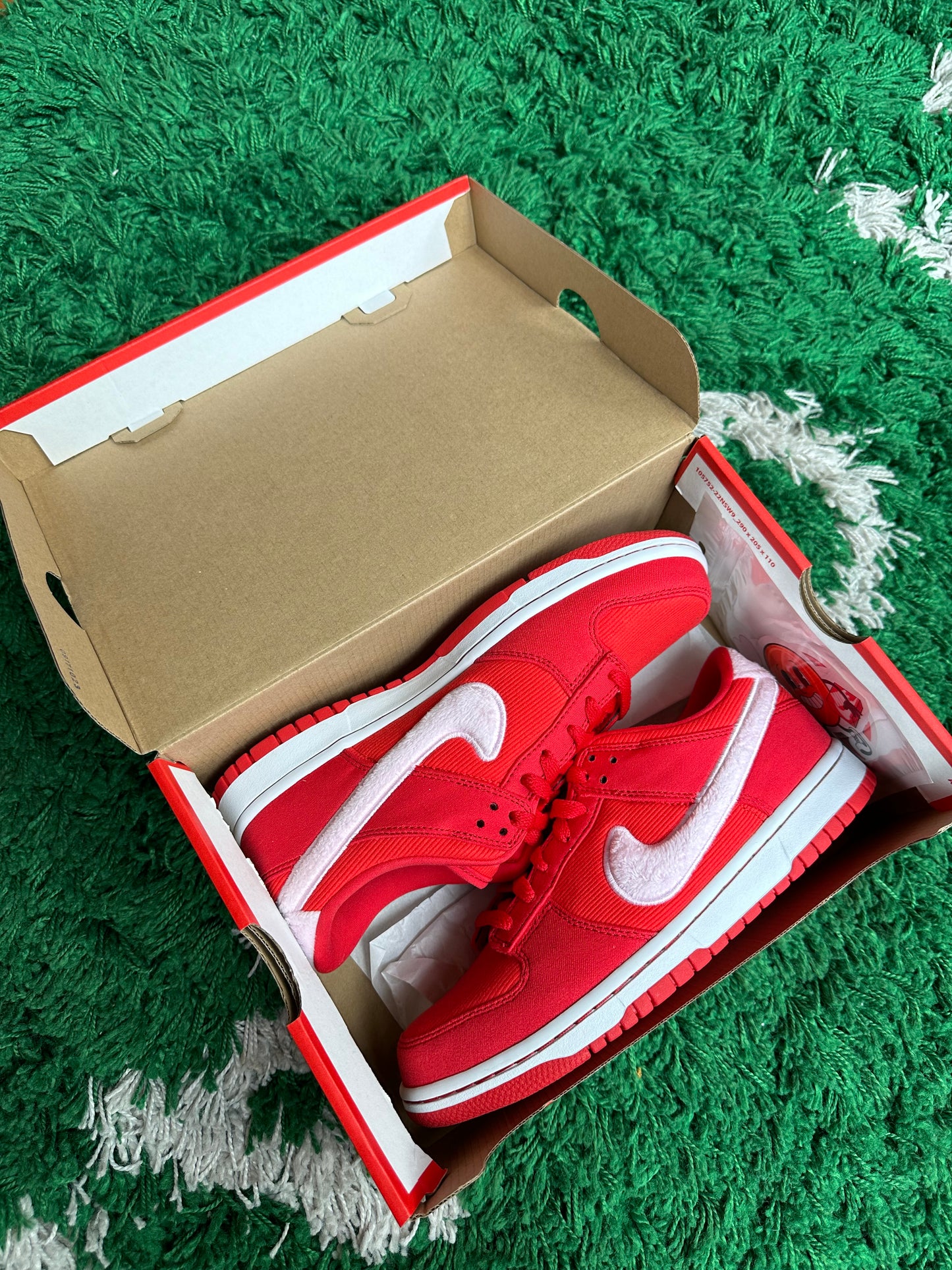 Nike Dunk Low “Valentine’s Day” (2024)