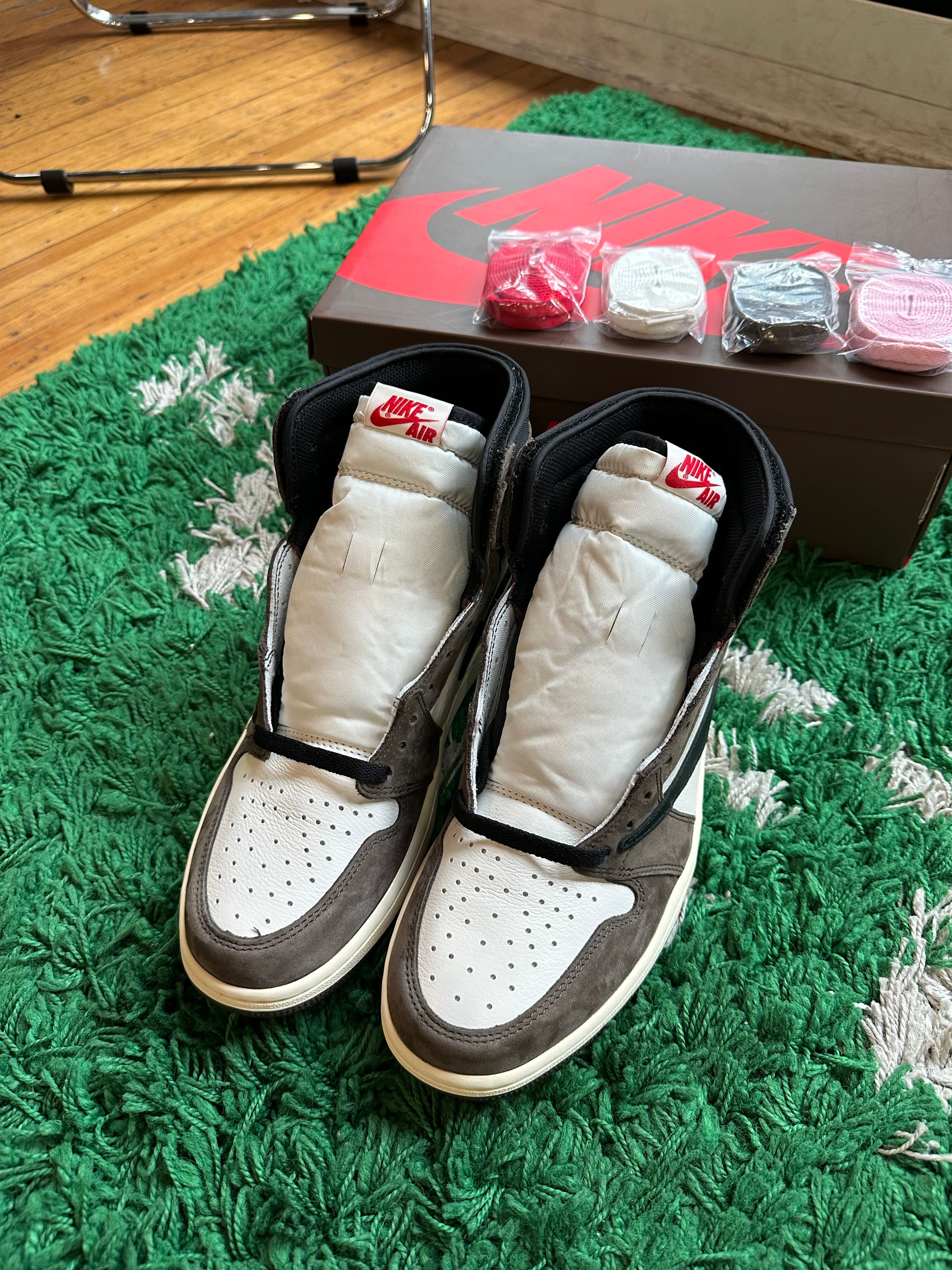 Travis Scott x Jordan 1 High “Mocha”