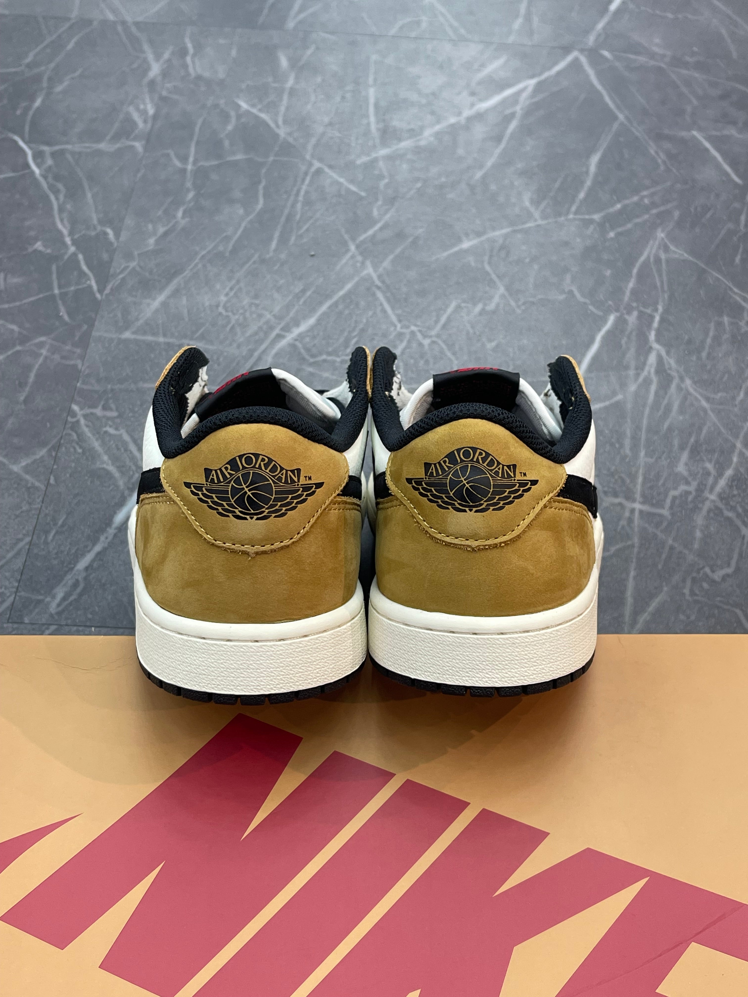 Jordan 1 Low “Rookie of the Year”