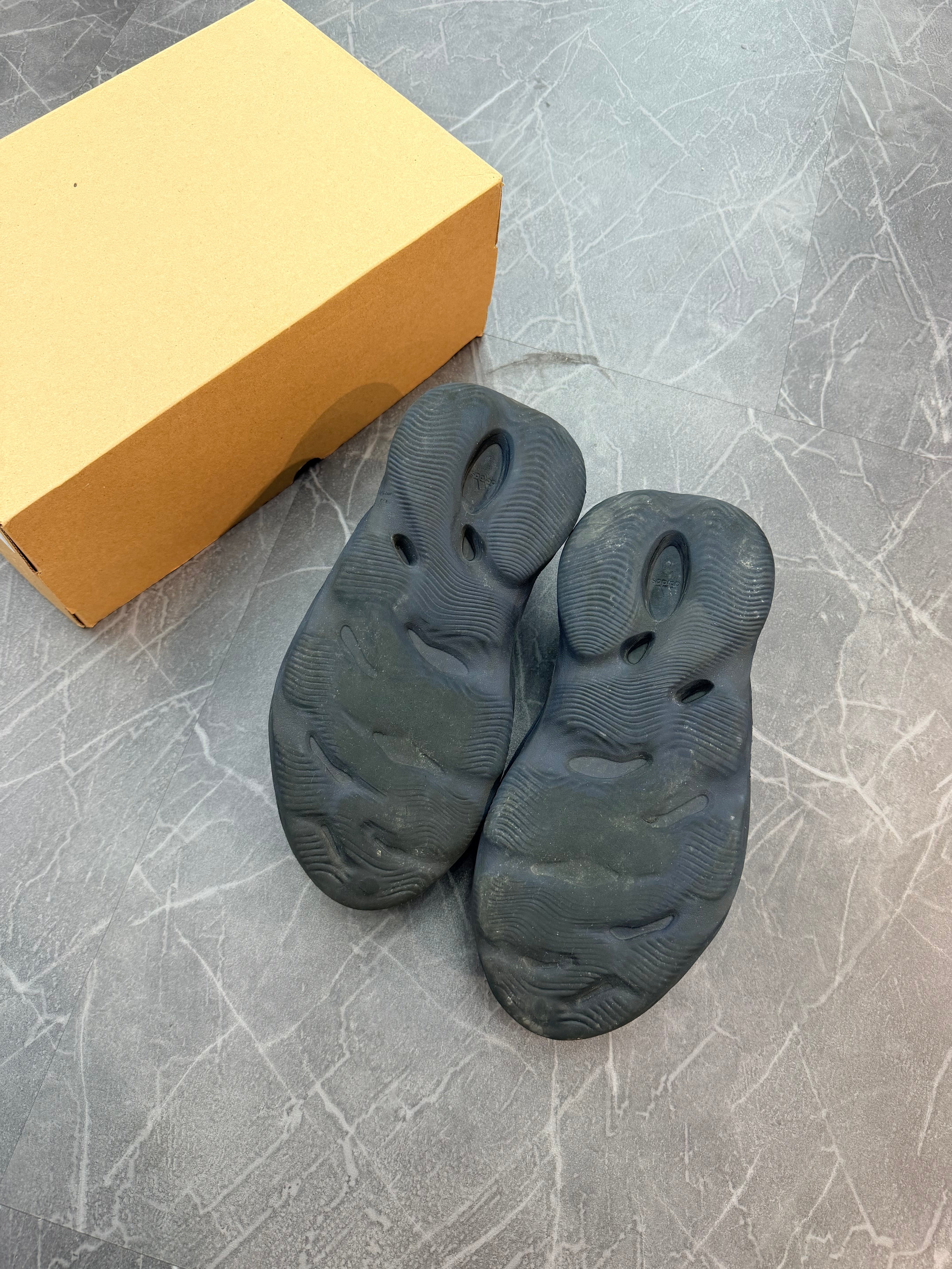 Yeezy Foam Runner “Mineral Blue”