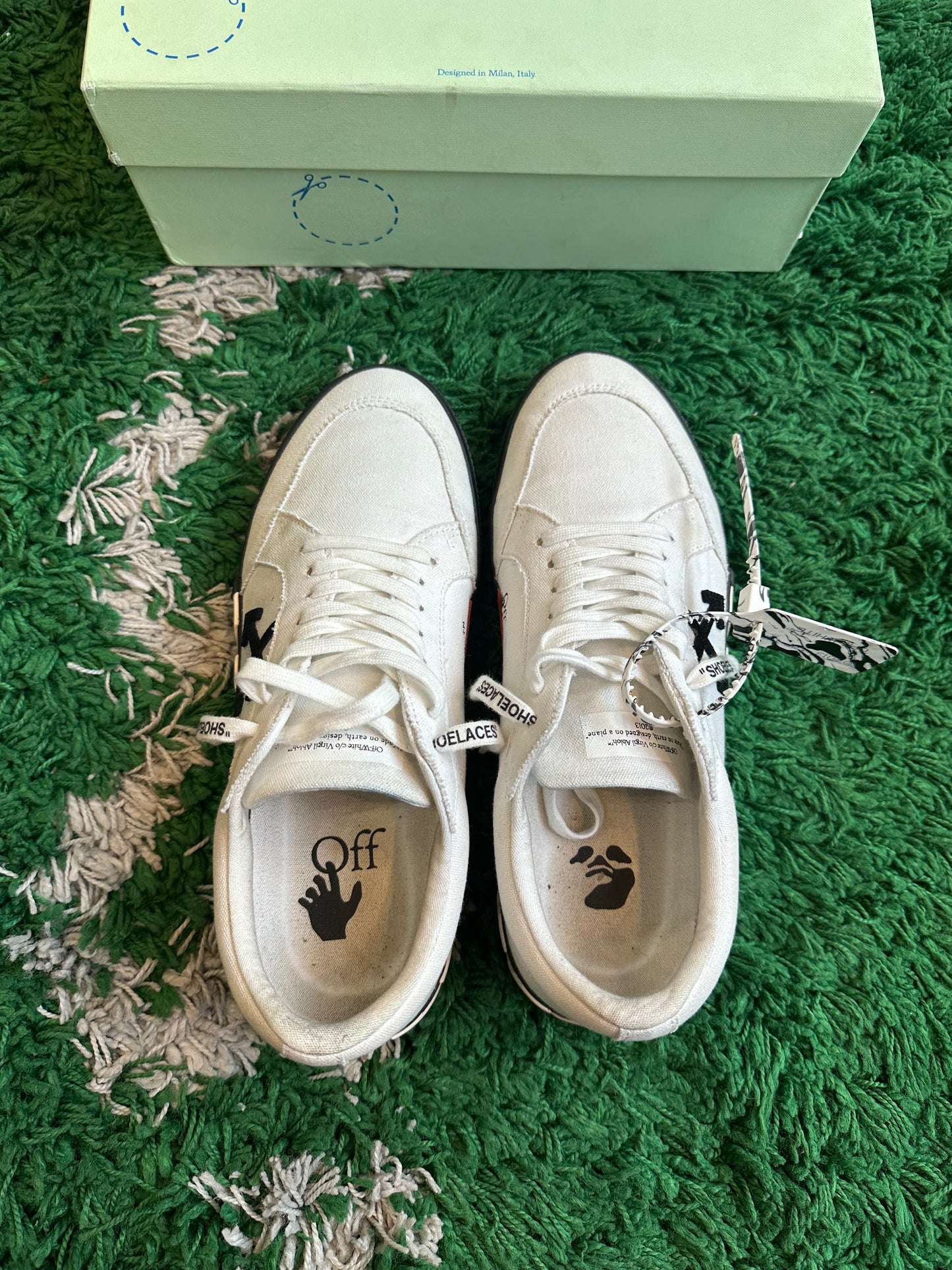 Off White Vulcanized Low “White Black”