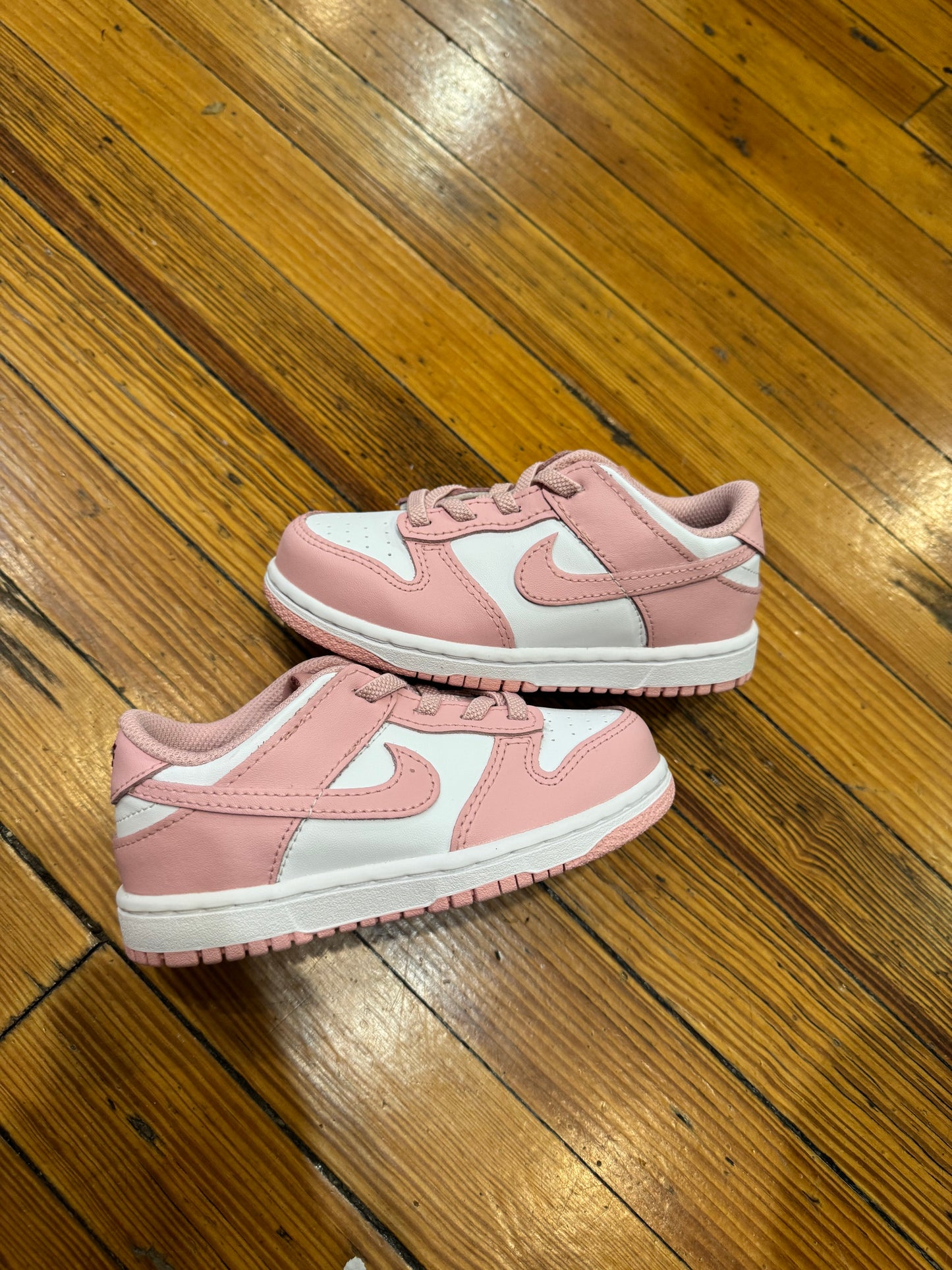 Nike Dunk Low “White Pomegranate”