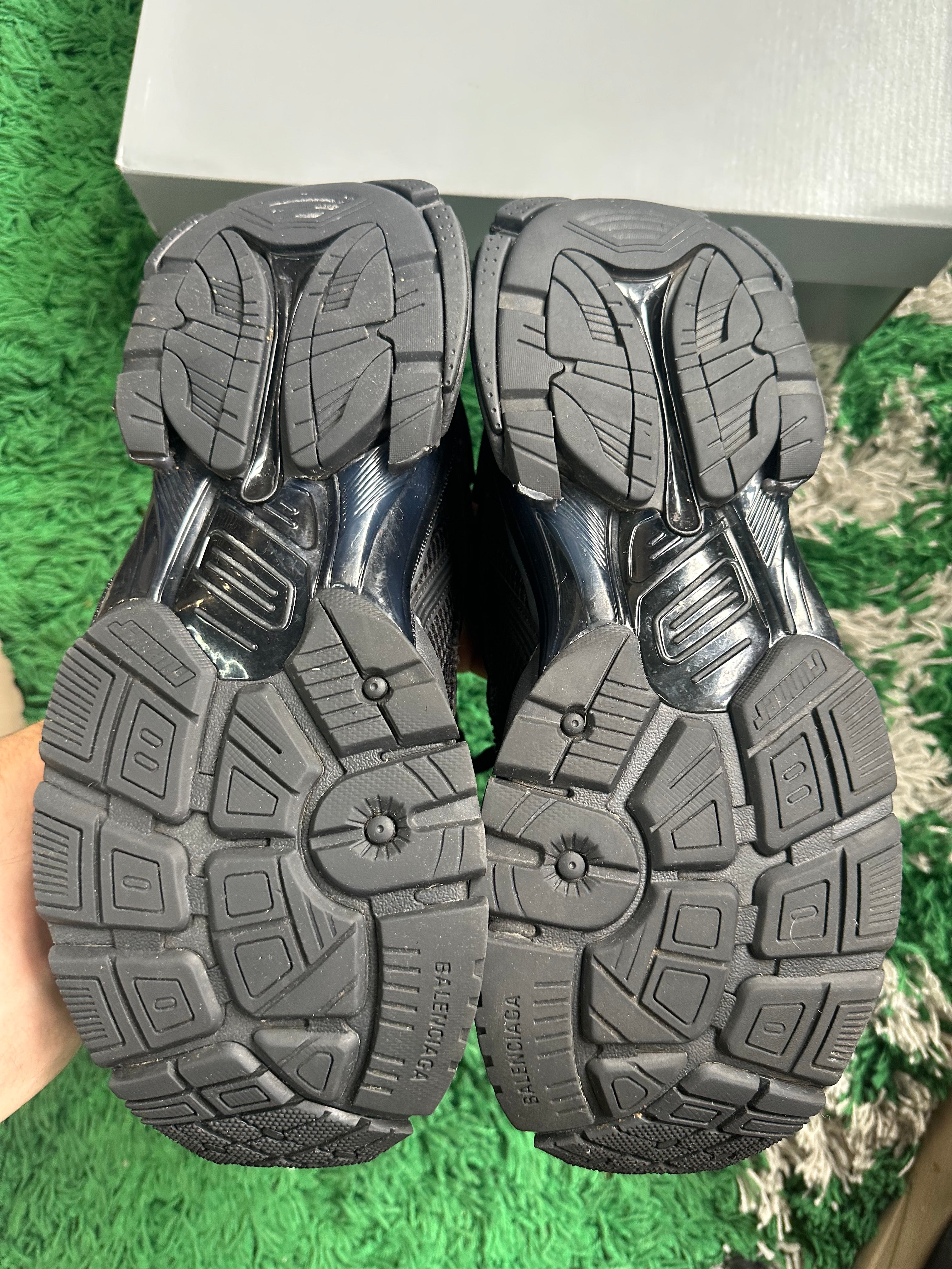 Balenciaga Runner “All Black”