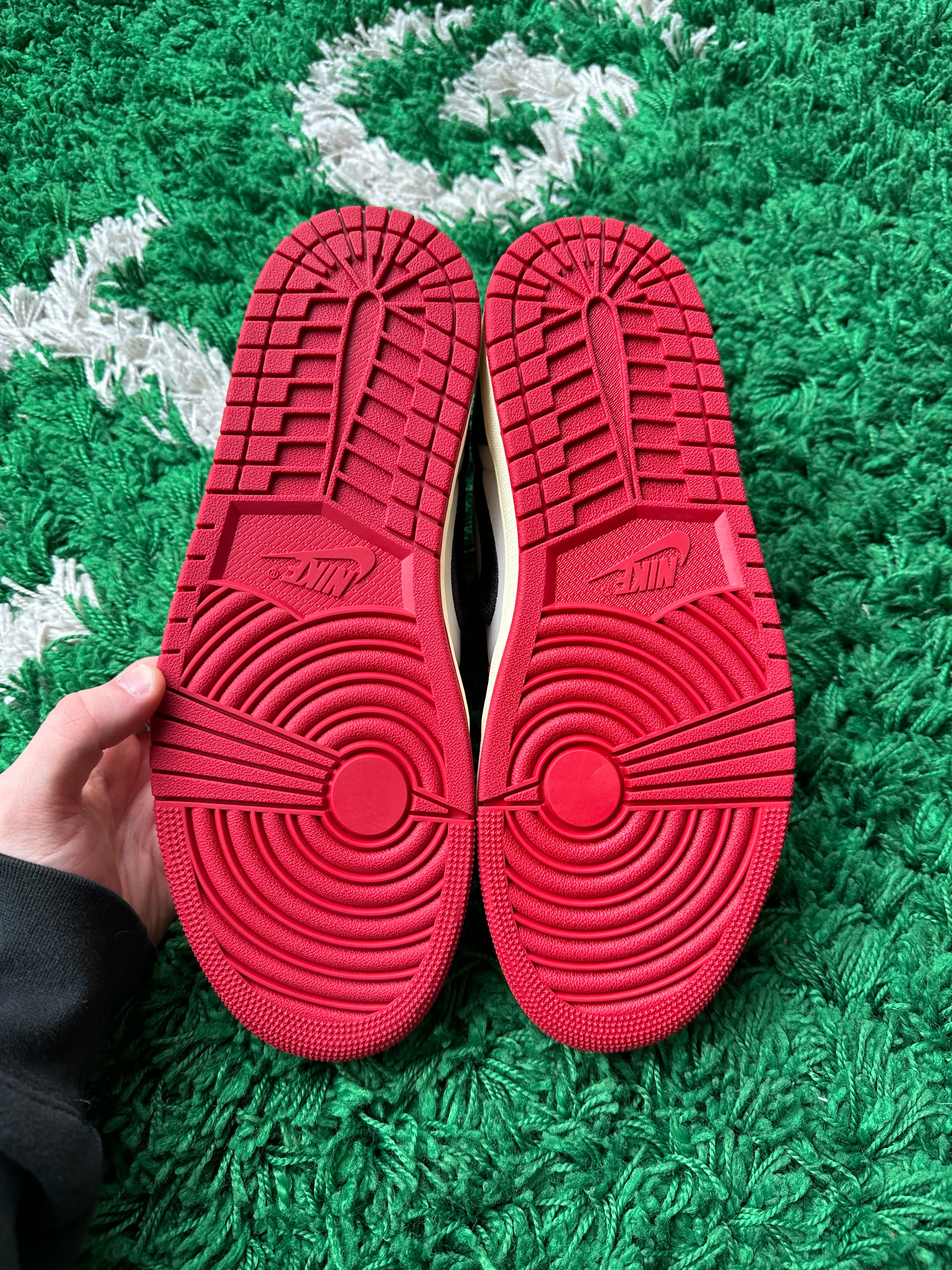 Jordan 1 Low x Trophy Room