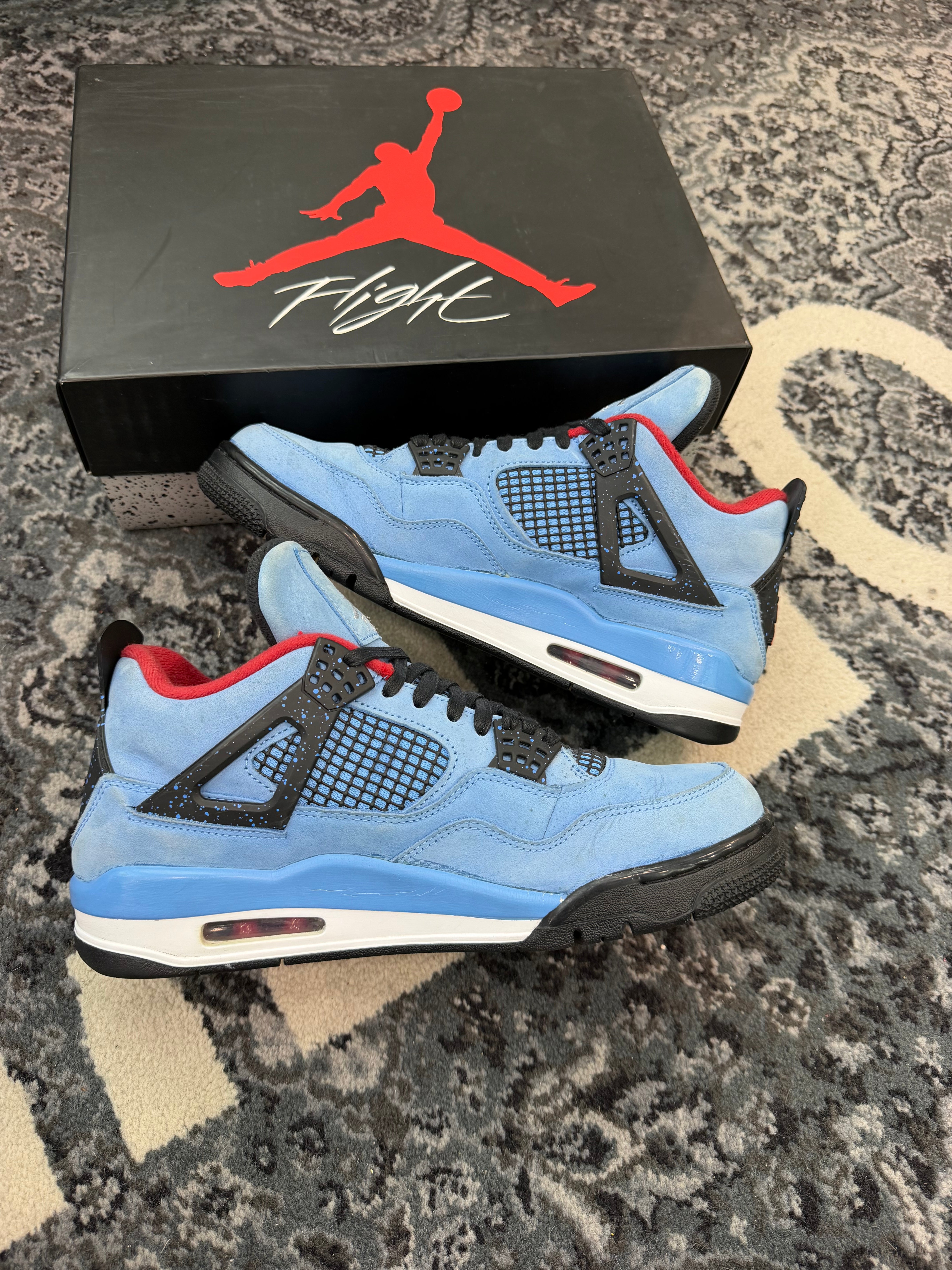 Jordan 4 x Travis Scott “Cactus Jack”