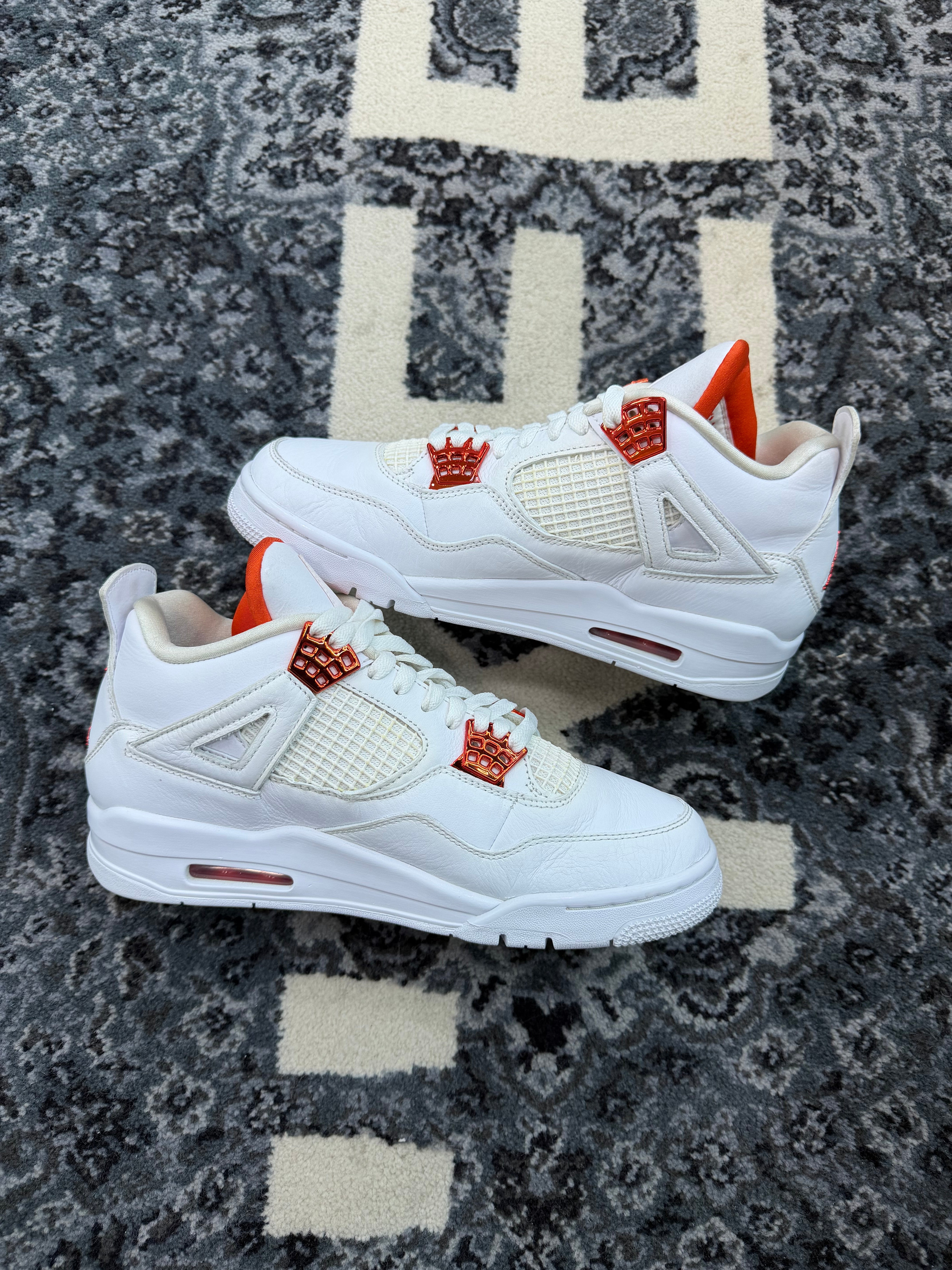 Jordan 4 “Metallic Orange”