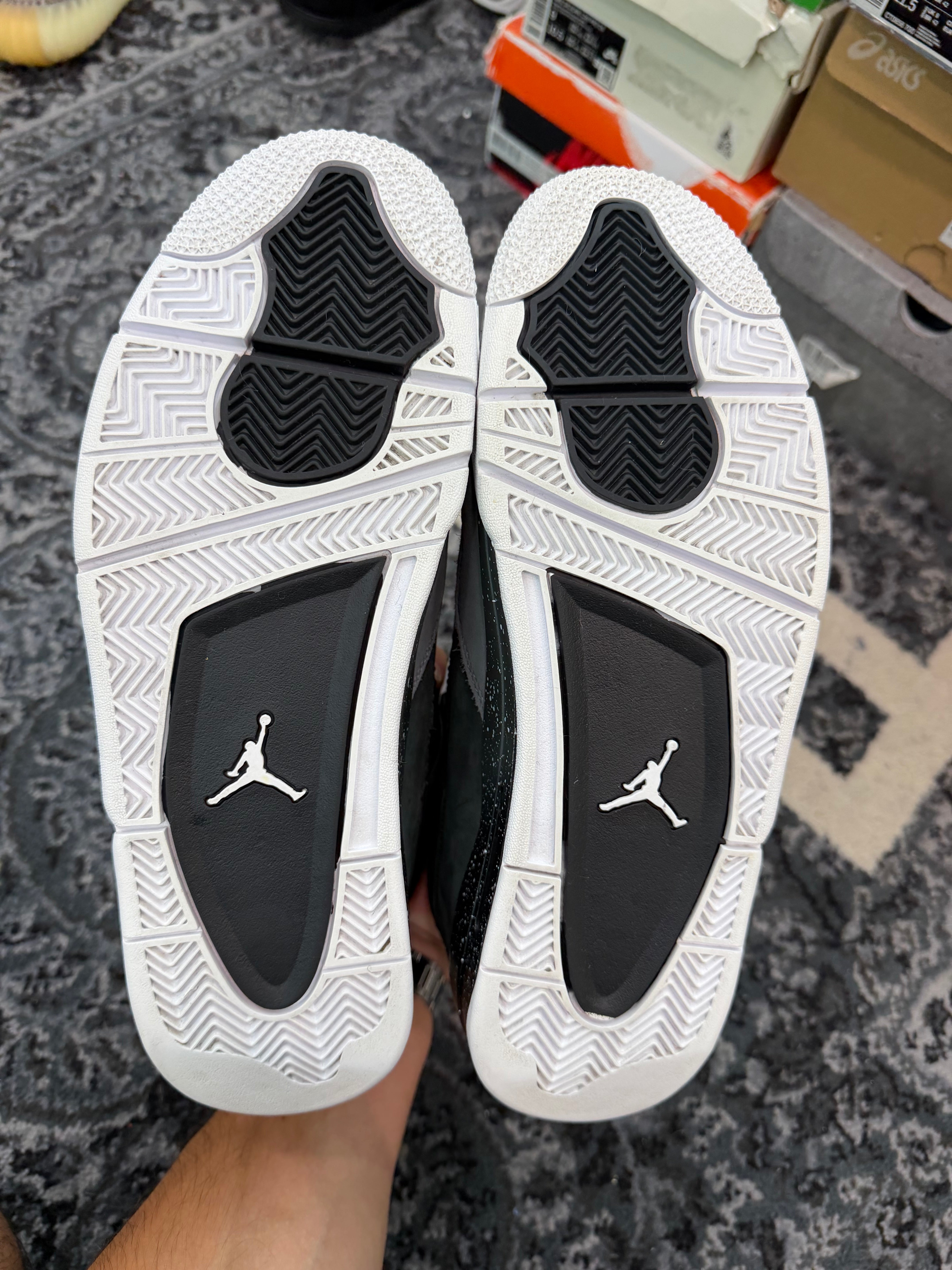 Jordan 4 “Fear” (2024)