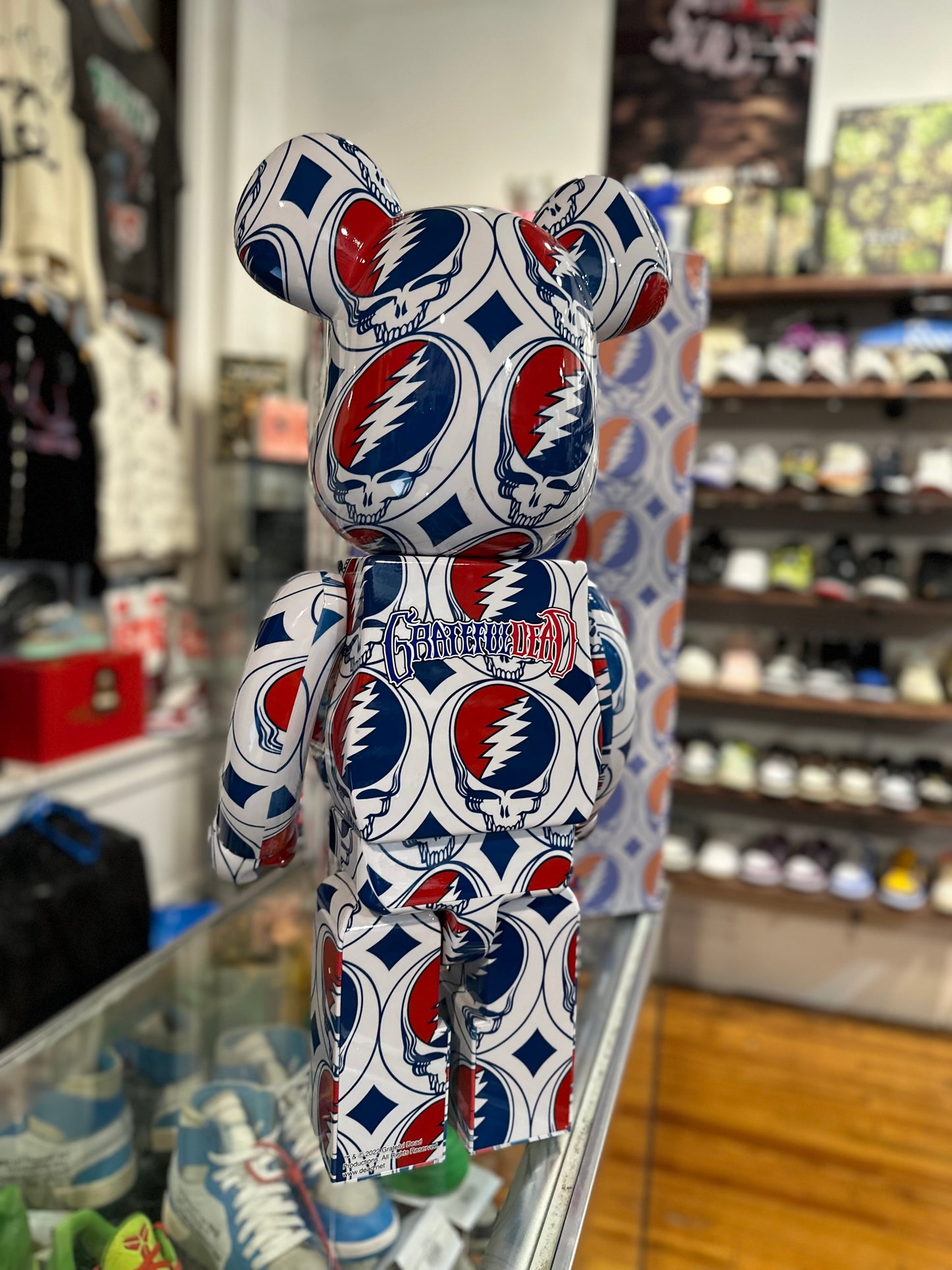 BearBrick 1000% “Grateful Dead White”