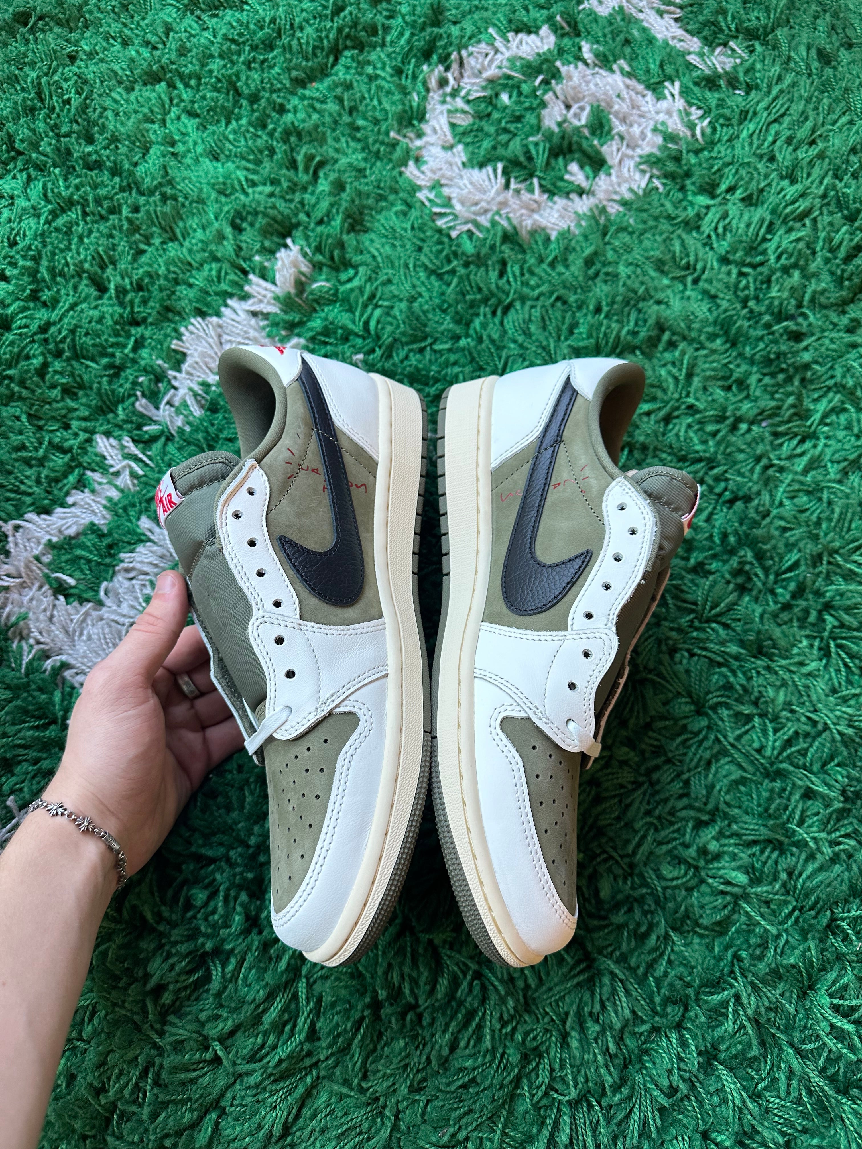 Travis Scott Jordan 1 Low “Medium Olive”