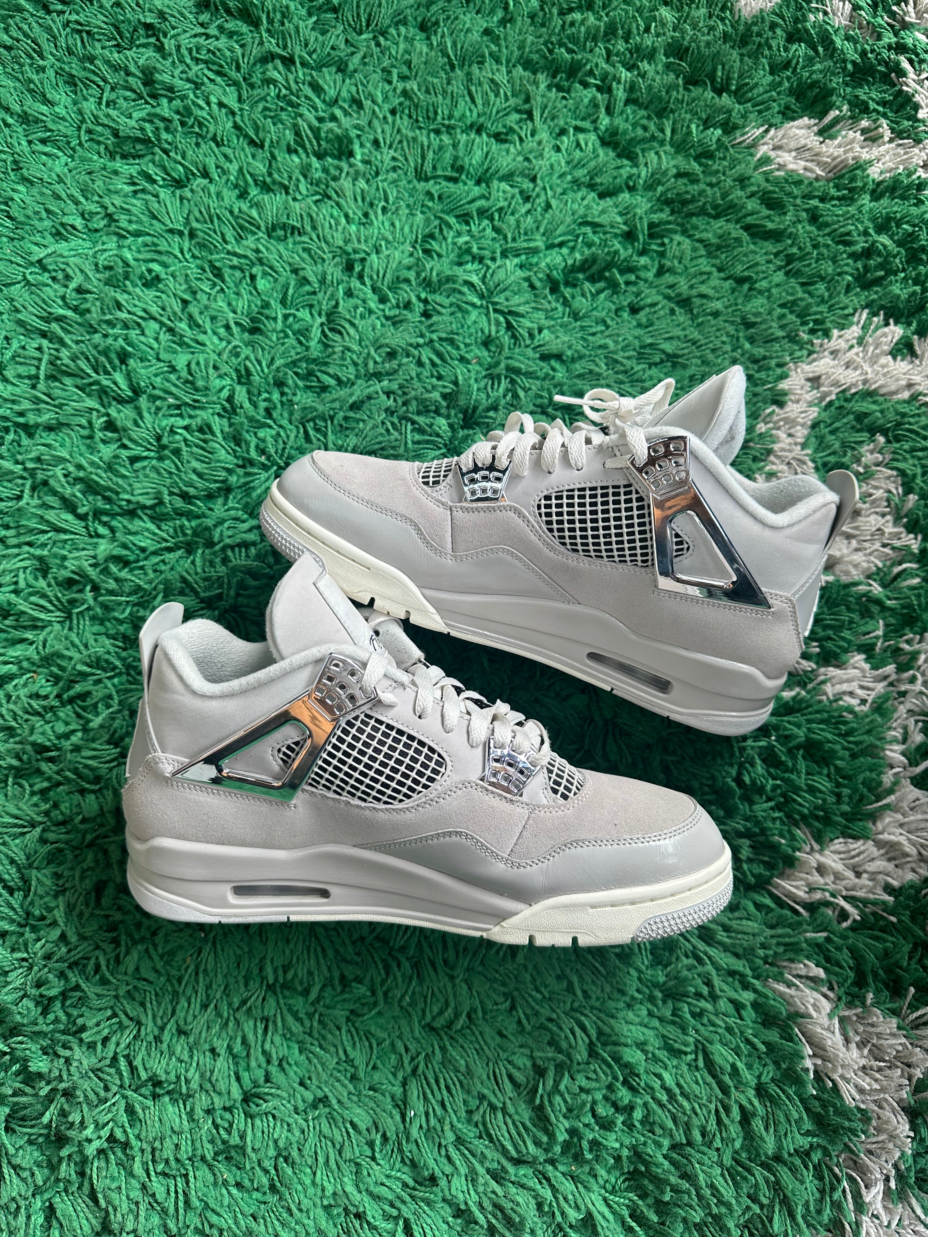Jordan 4 “Frozen Moments”