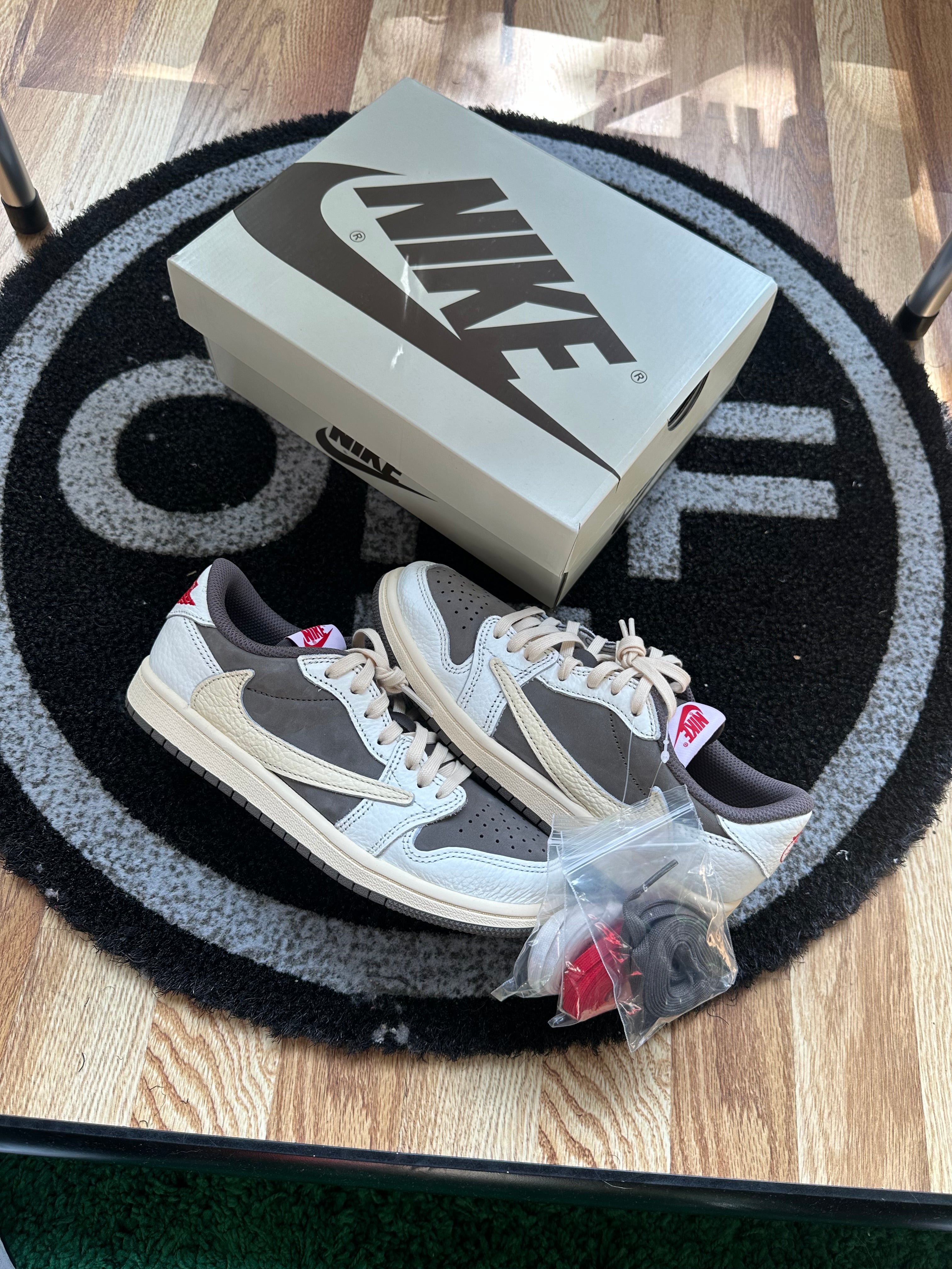 Travis Scott Jordan 1 Low “Reverse Mocha”