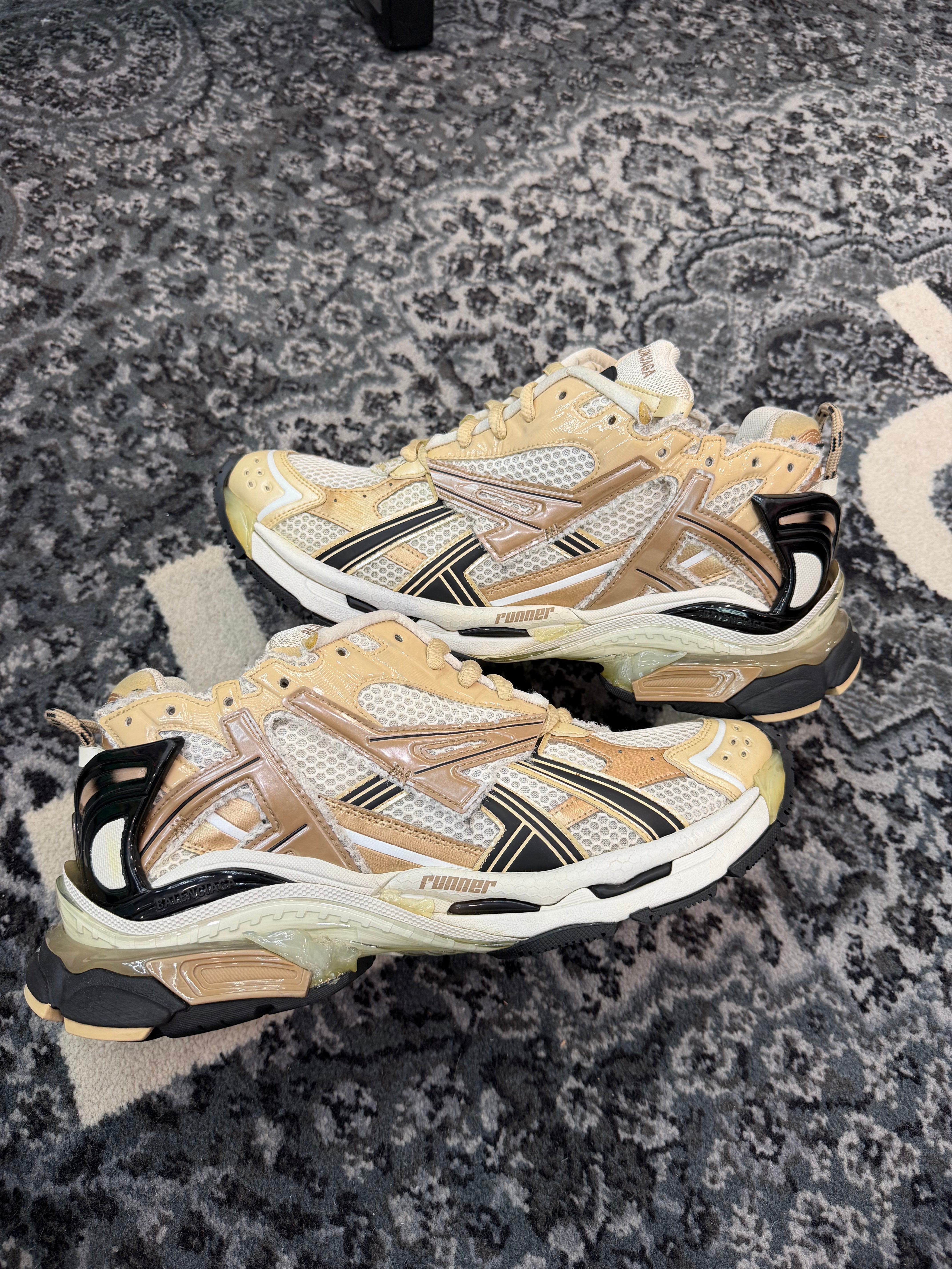 Balenciaga Runner “Mocha Beige”
