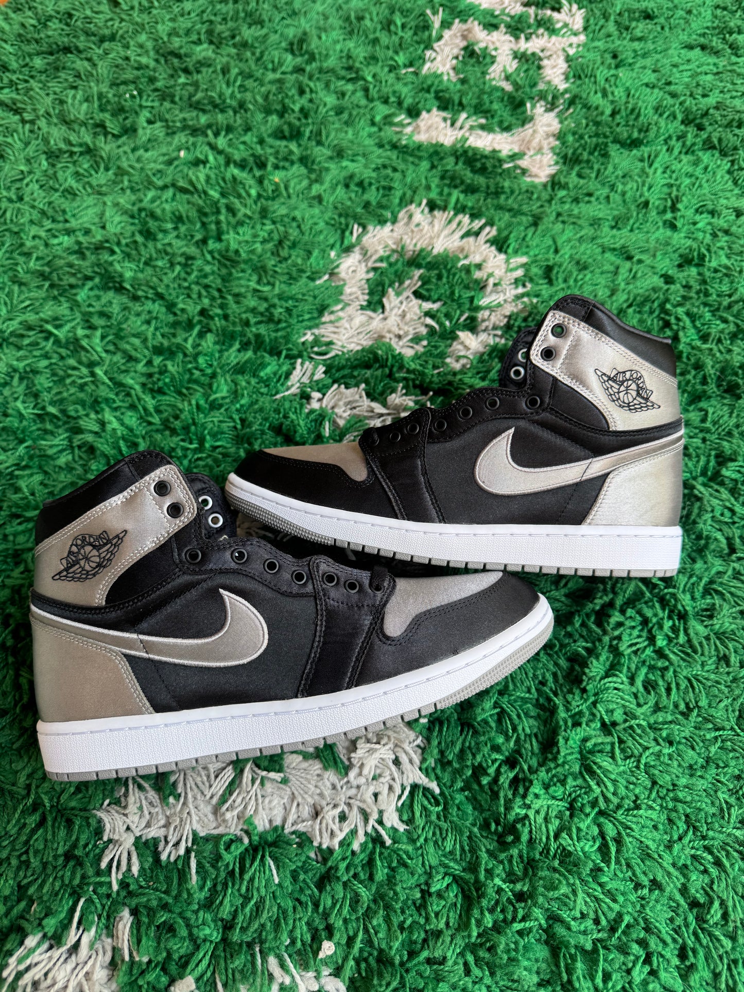 Jordan 1 High “Satin Shadow Grey”