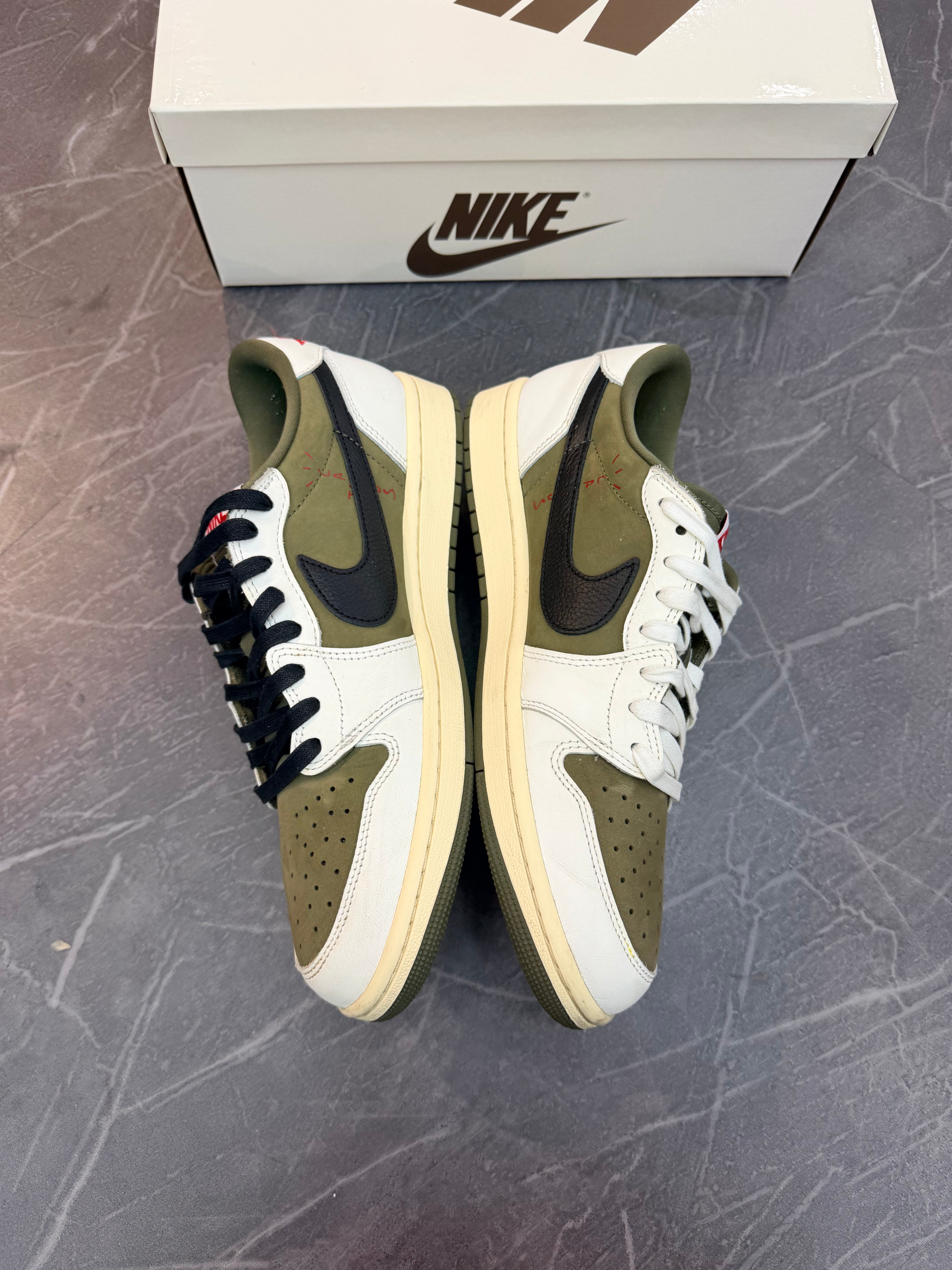 Travis Scott Jordan 1 Low “Medium Olive”
