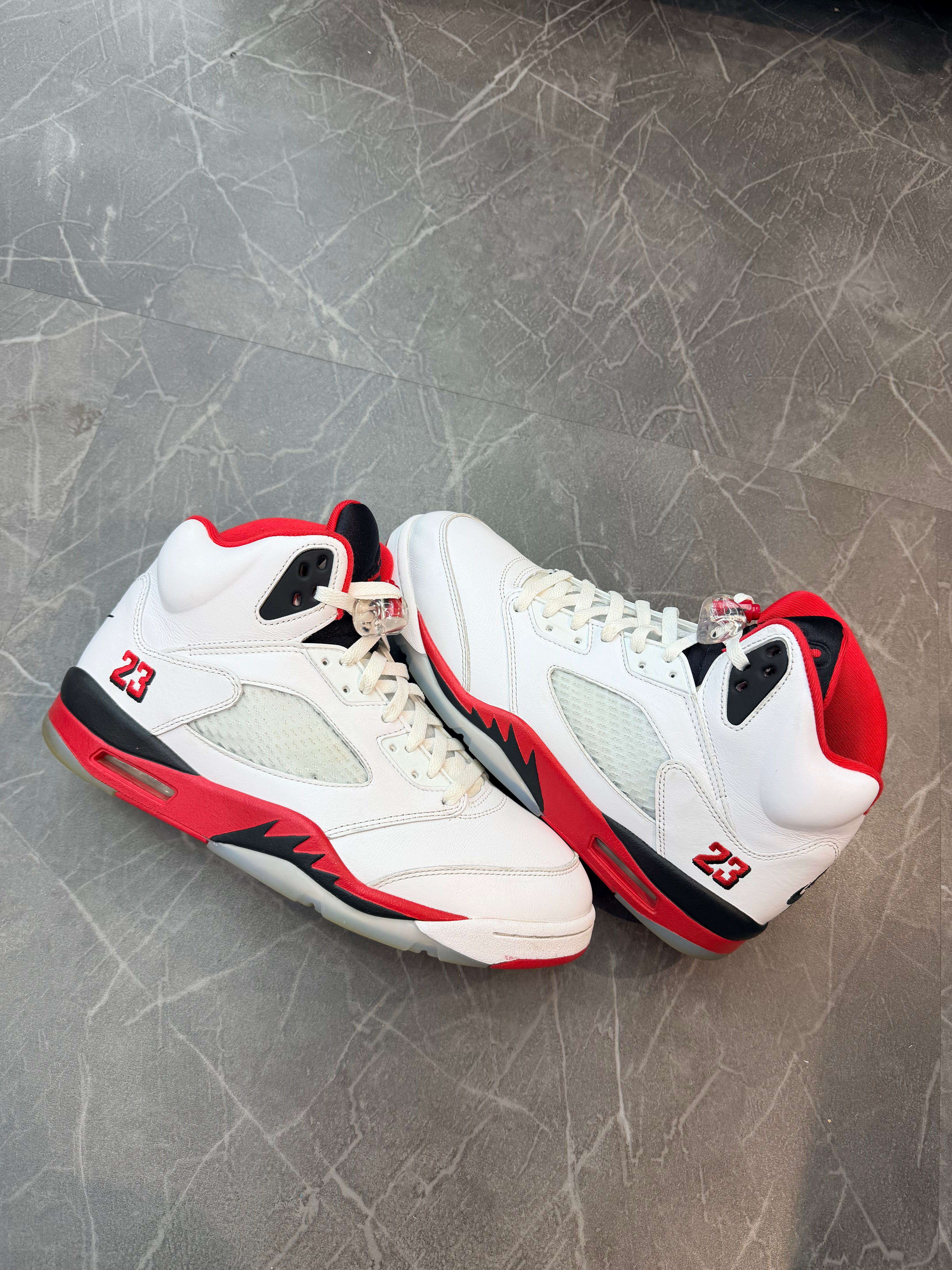Jordan 5 “Fire Red Black Tongue”