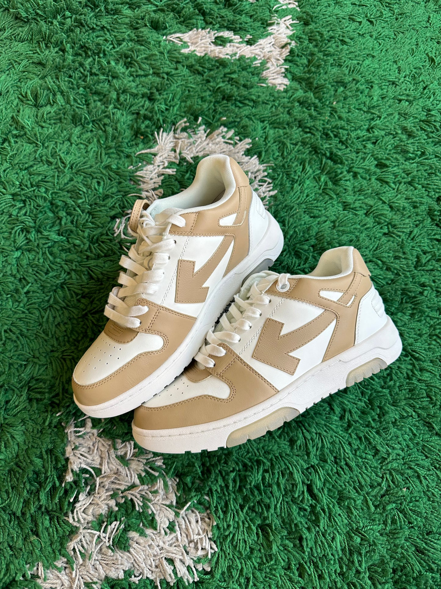 Off-White Out of Office “White Sand”