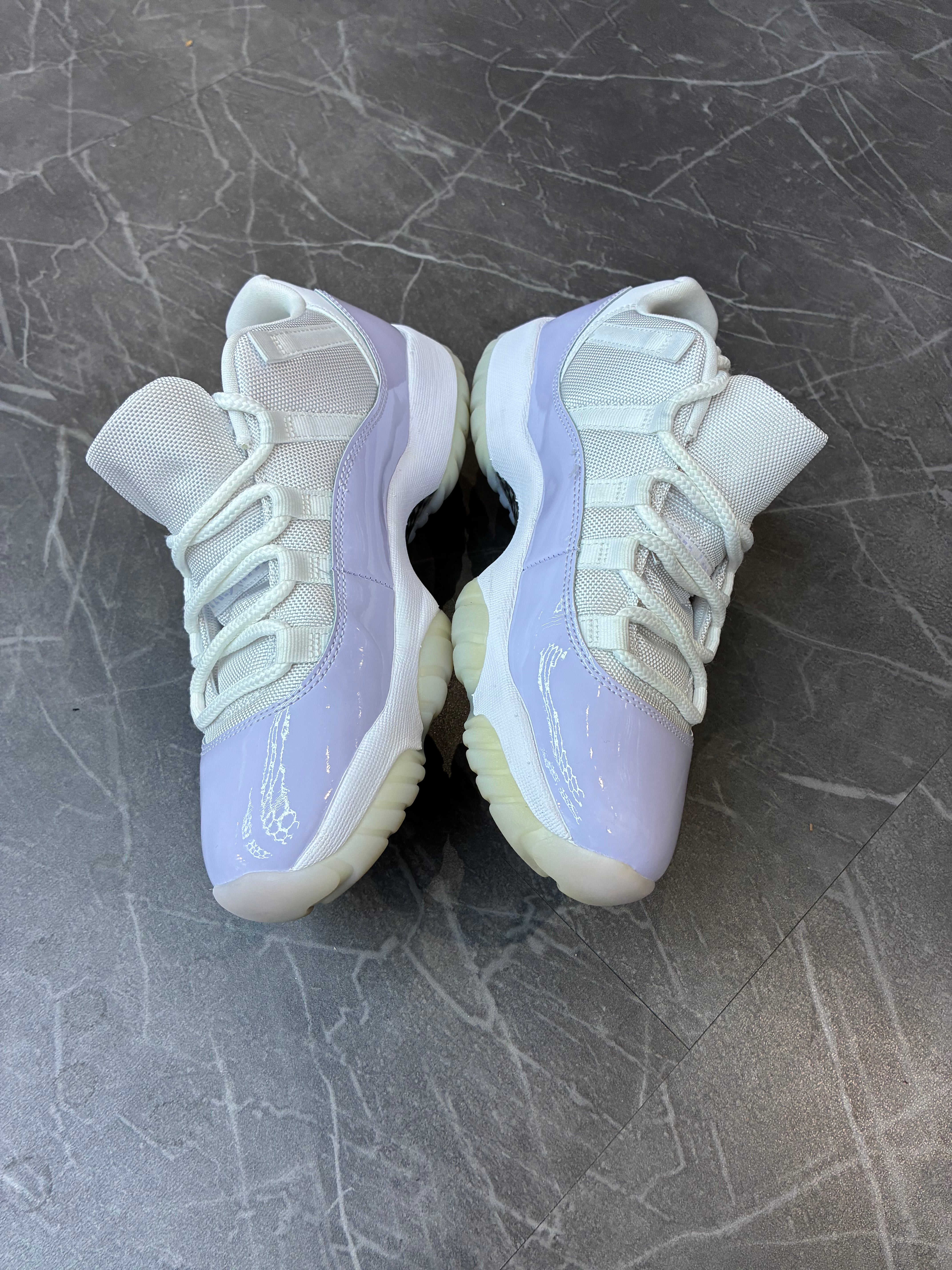 Jordan 11 “Pure Violet”