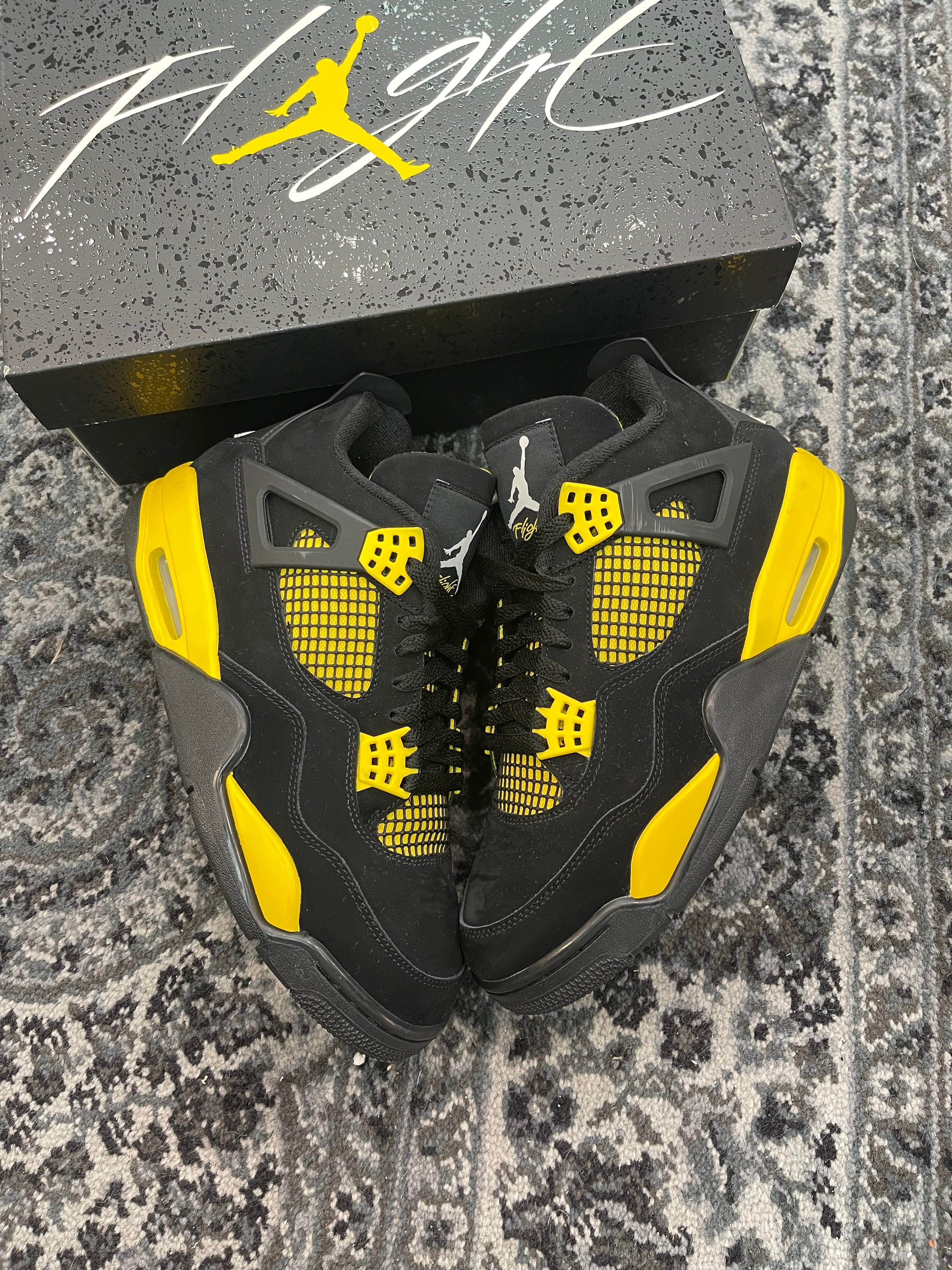 Jordan 4 “Thunder”
