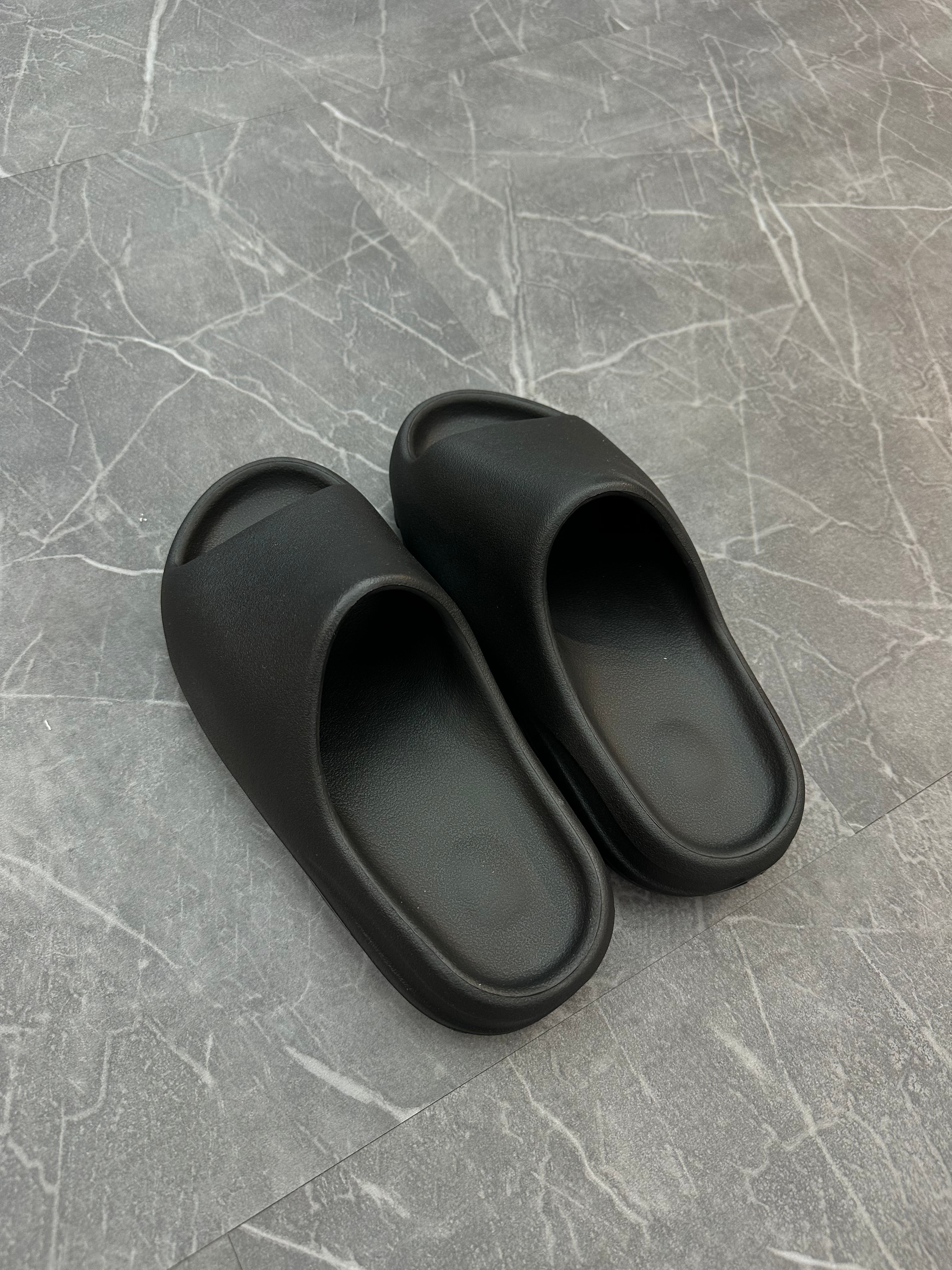 Yeezy Slide “Black” YS-01