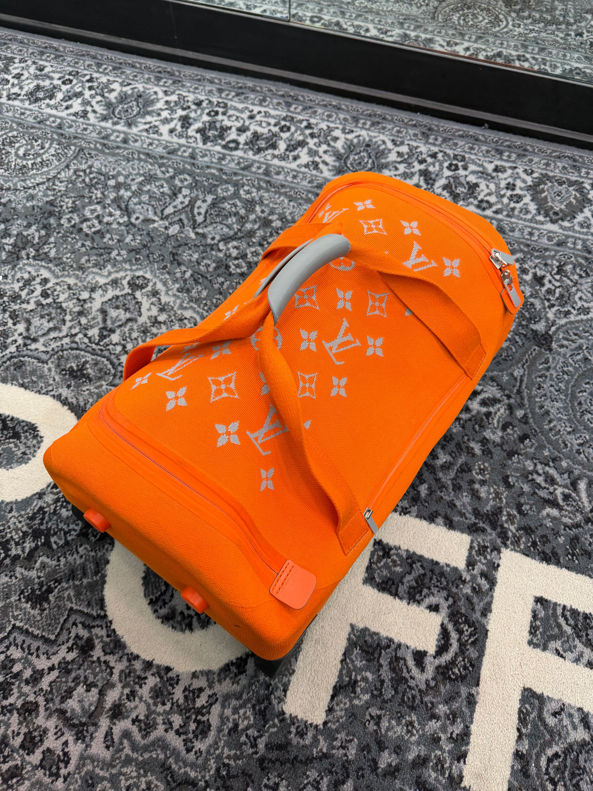 Louis Vuitton Horizon Duffle / Suit Case Soft Orange