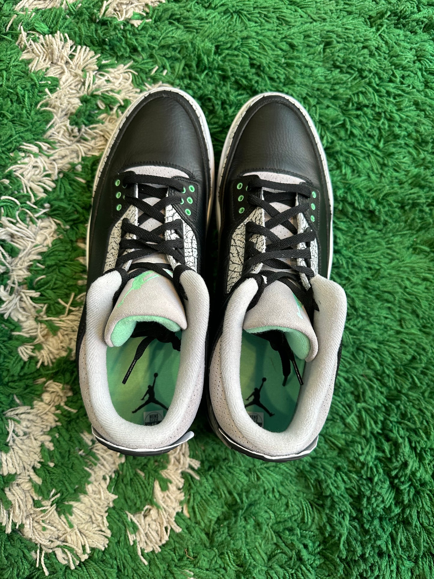 Jordan 3 “Green Glow”