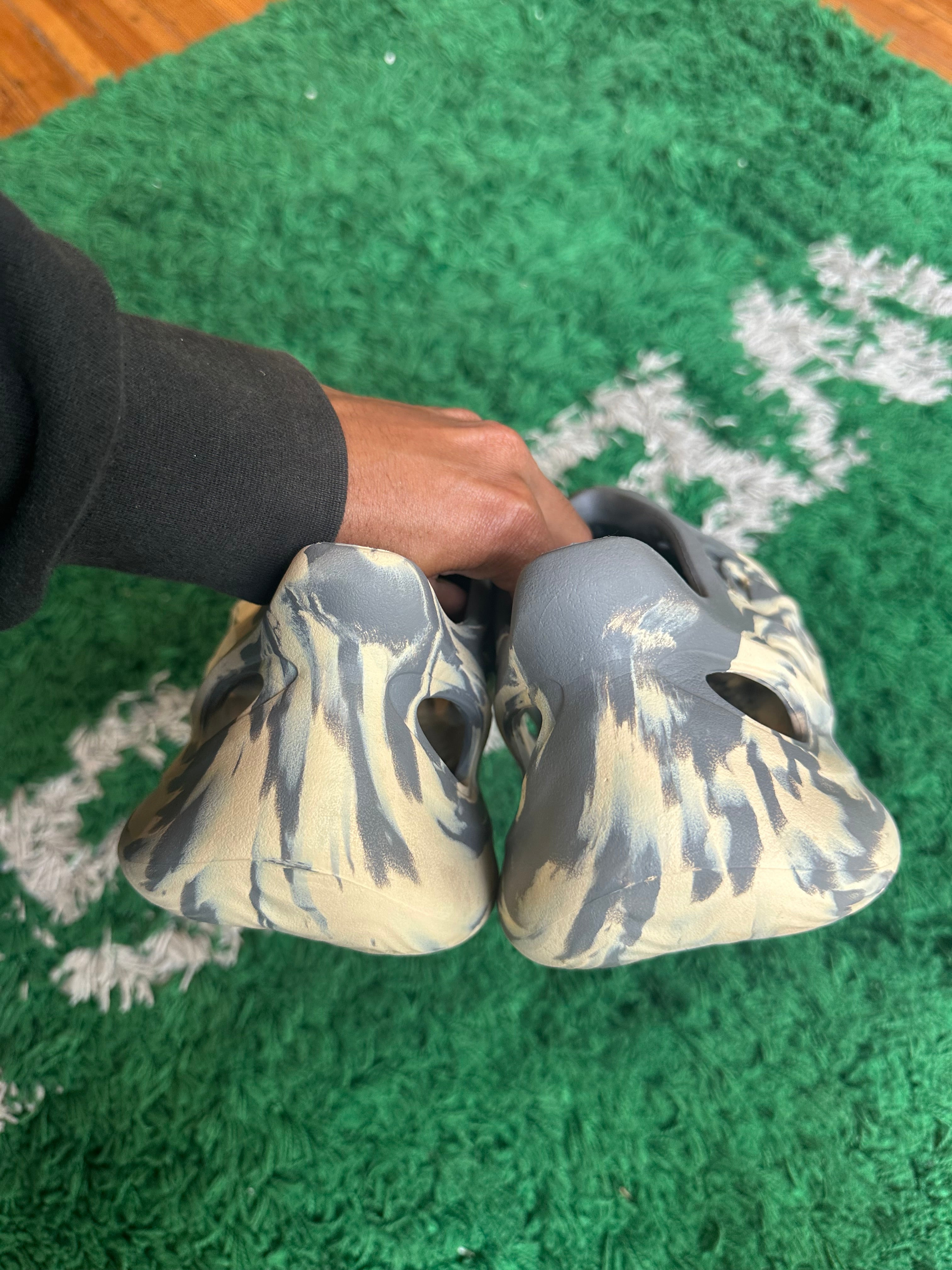 Yeezy Foam Runner “MXT Moon Grey”