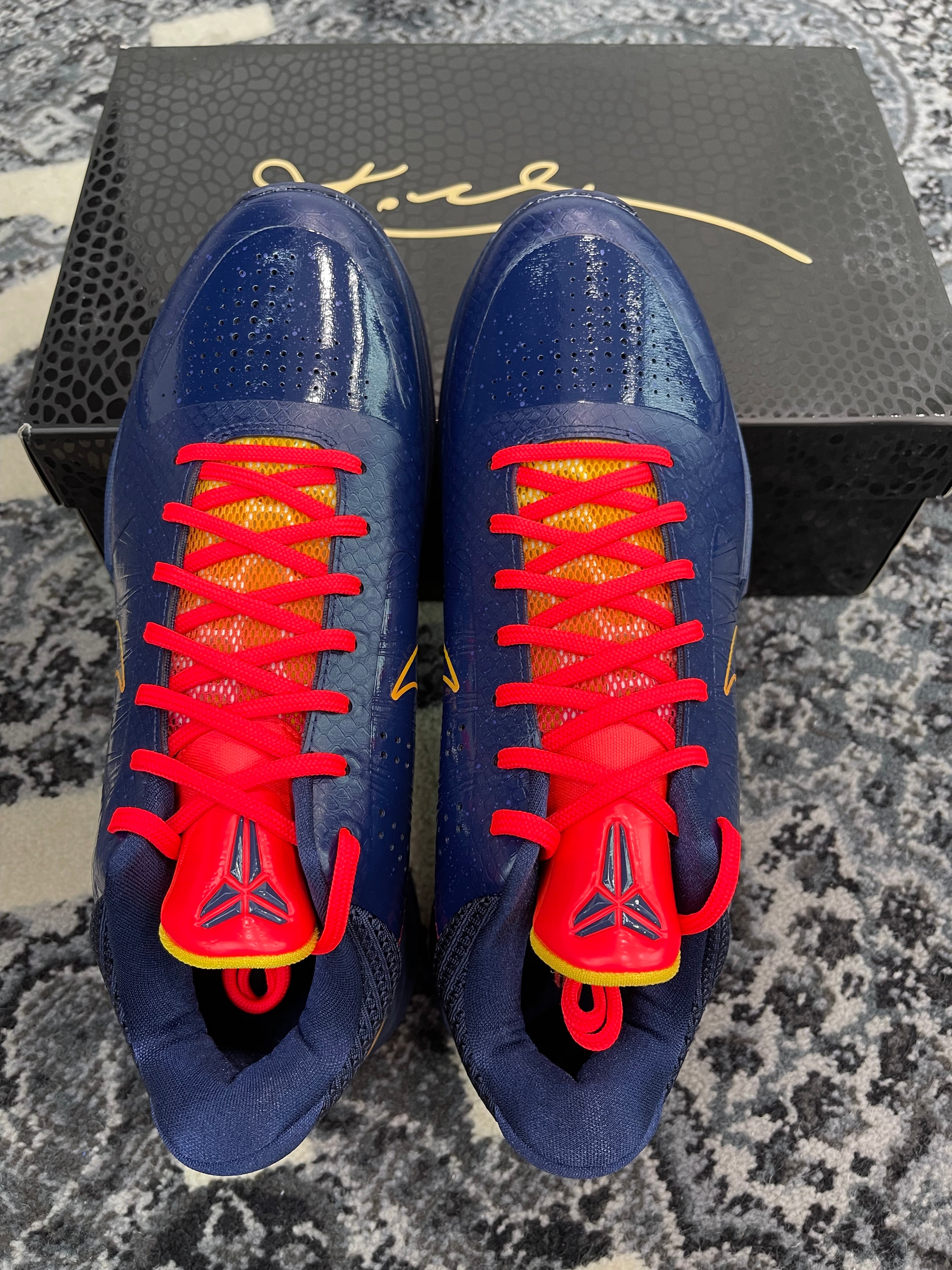 Kobe 5 Protro “Caitlin Clark”